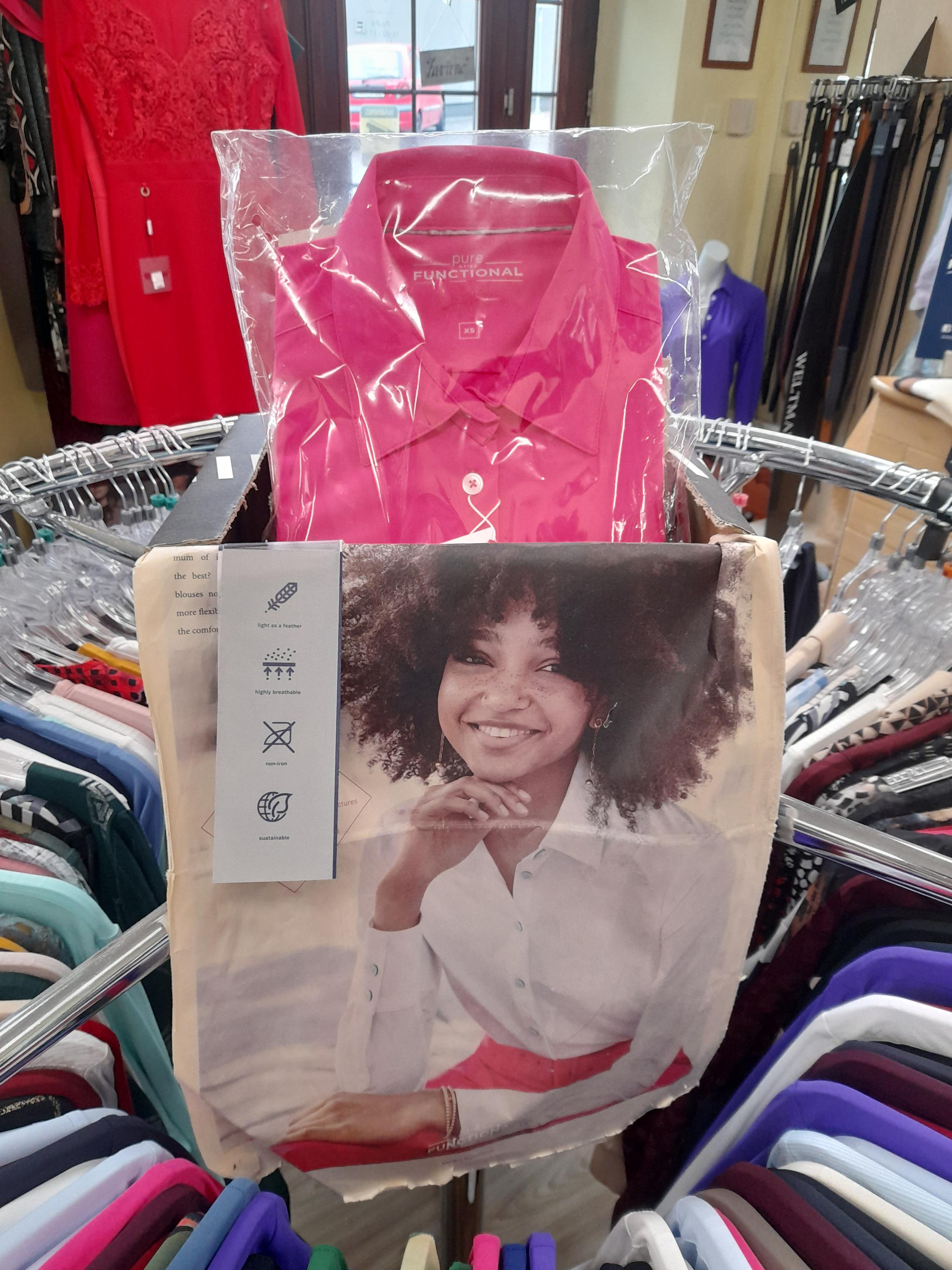 LAURA - pánské a dámské oblečení foto 4