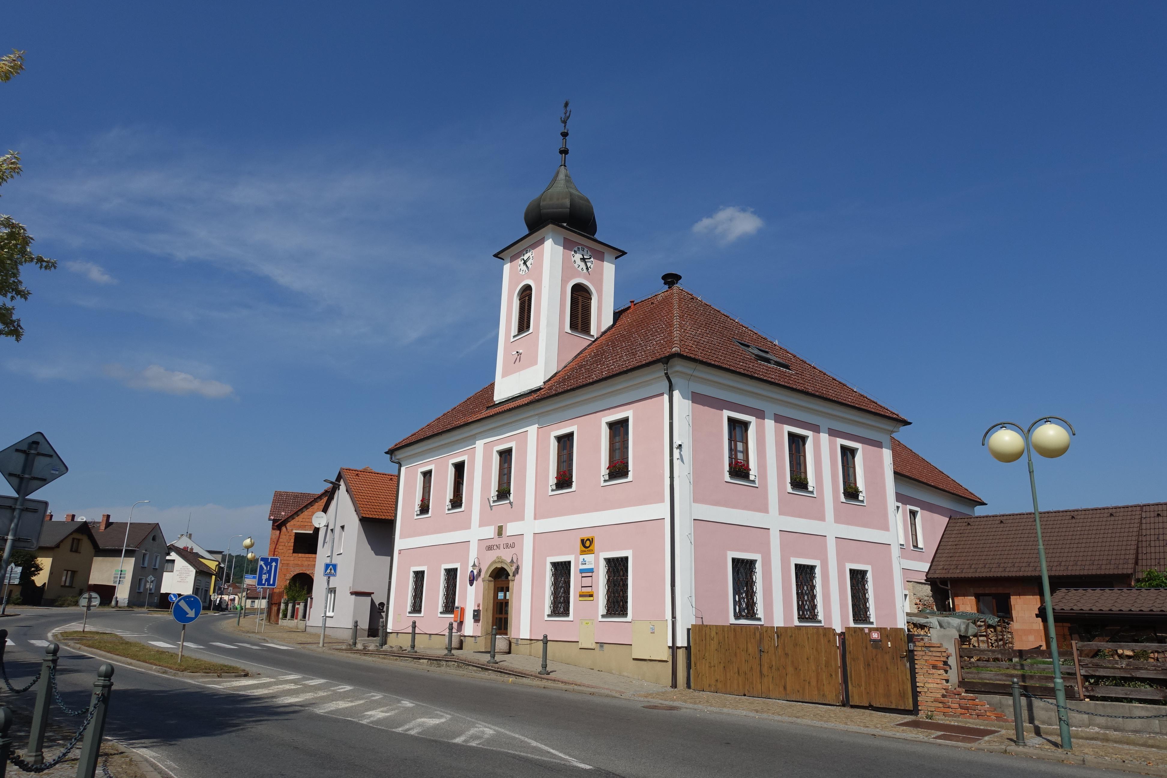 Kněžmost - obecní úřad foto 5