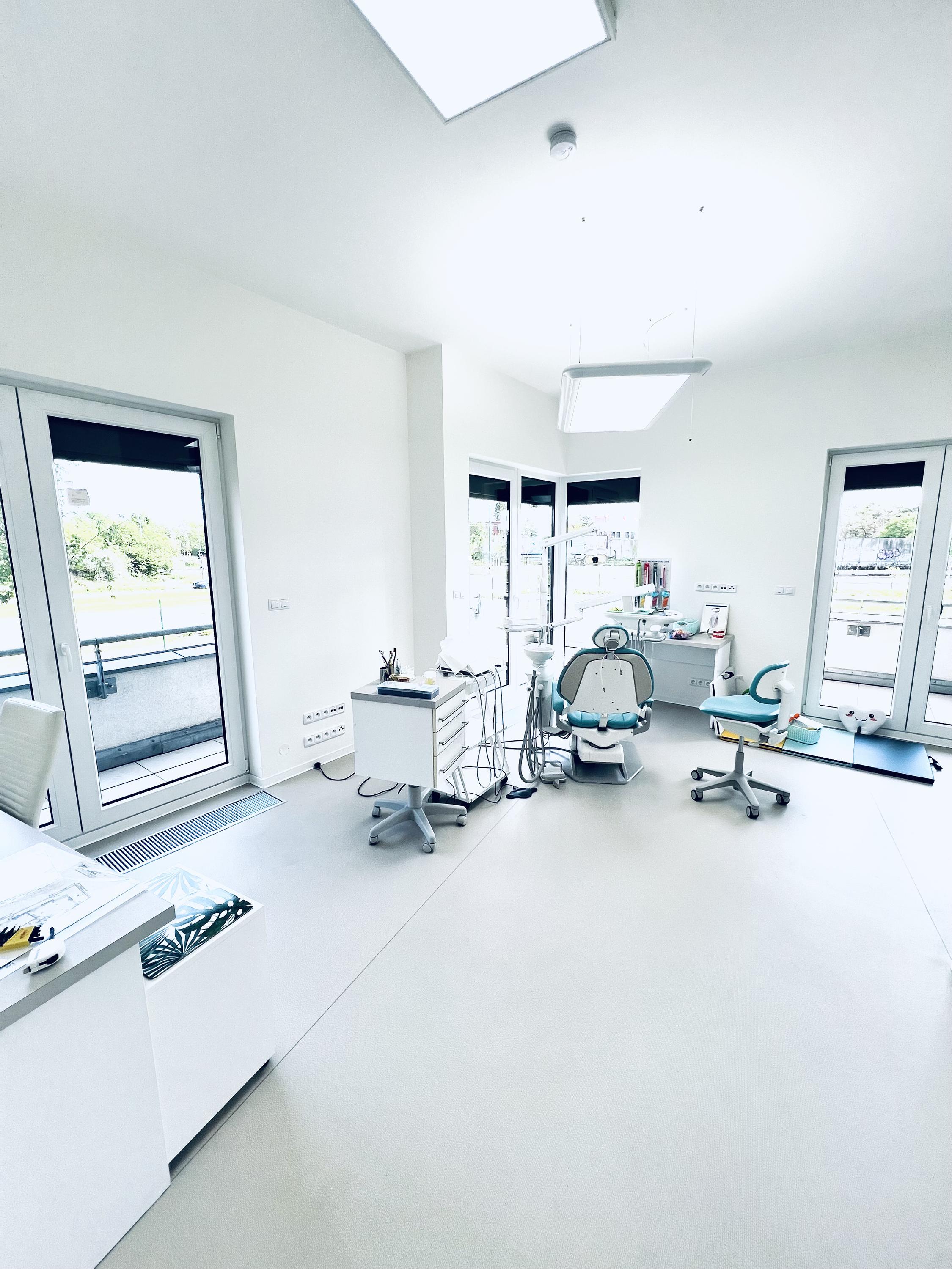 Dentální hygiena NAŠE ZUBY - Mgr. Monika Mrzenová DiS. foto 5
