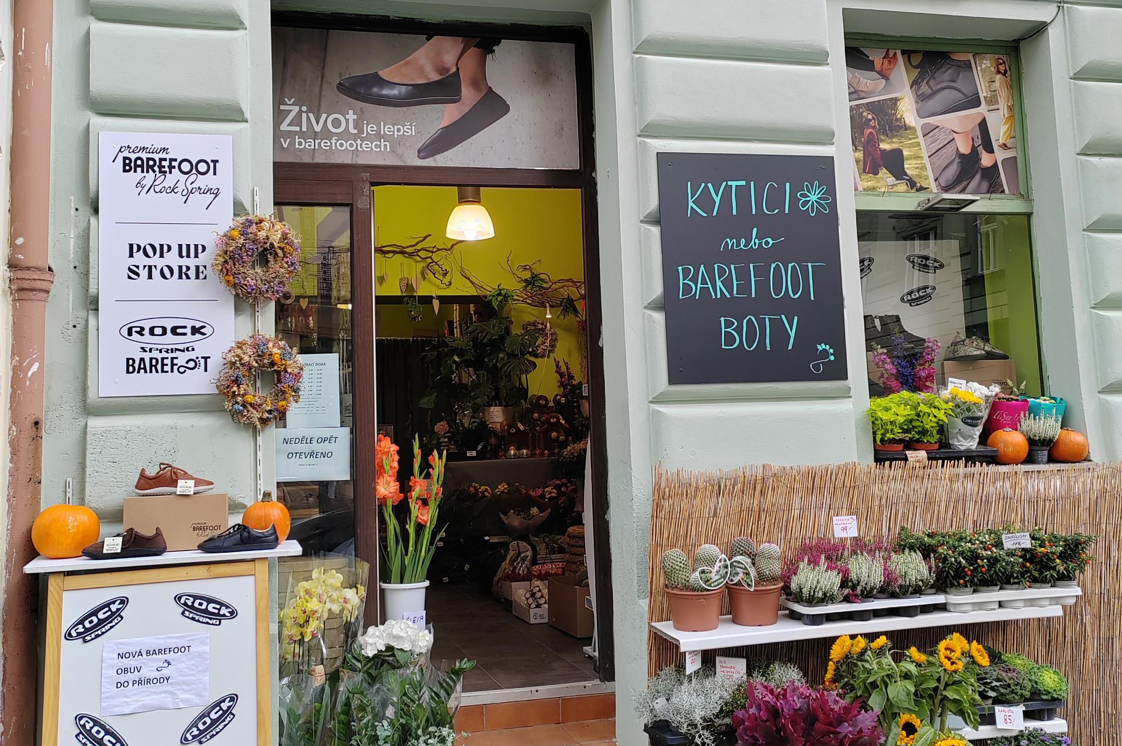 Barefoot pop-up store Rock spring