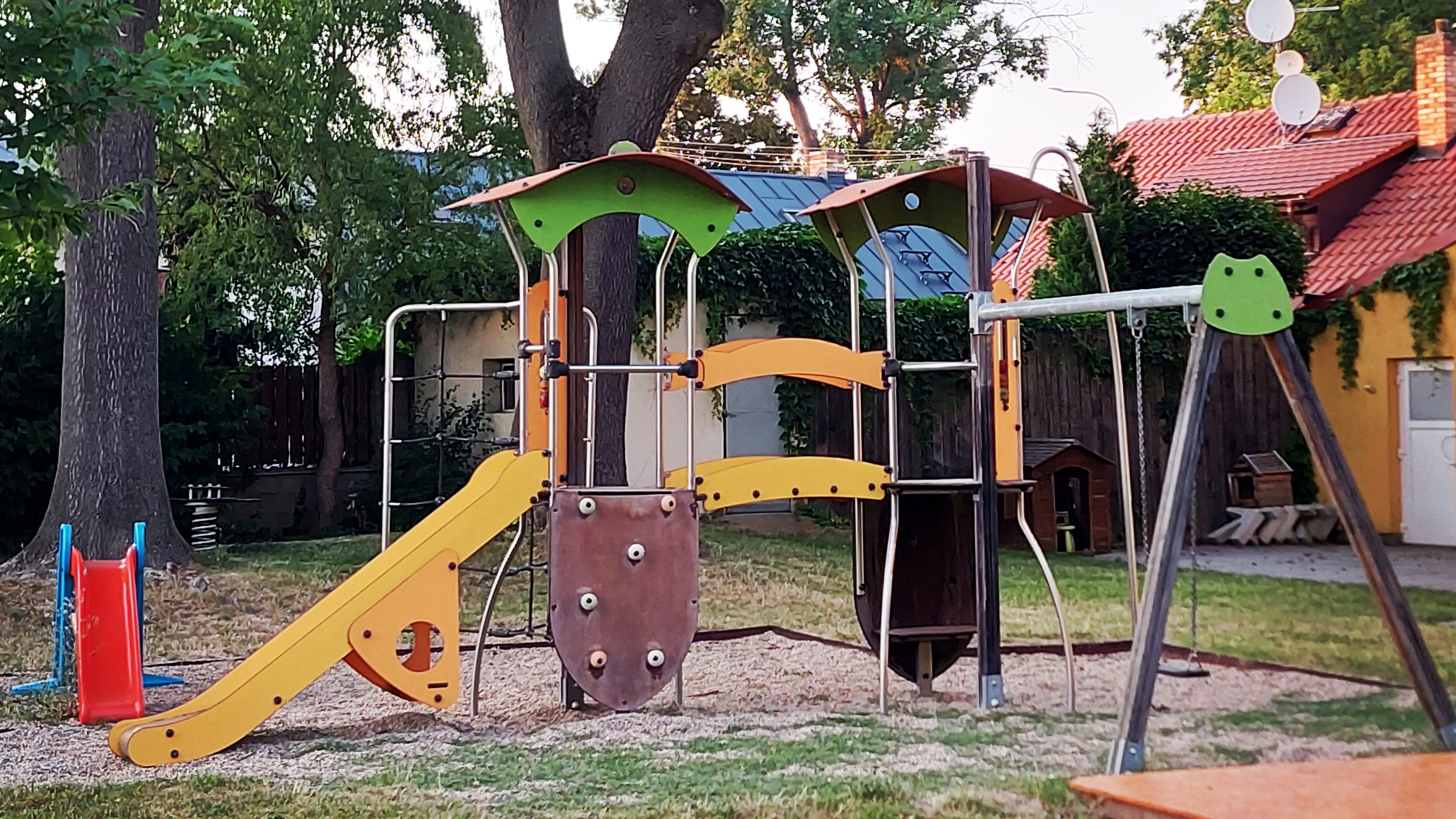 MŠ Chrášťany, okres Praha - západ foto 2