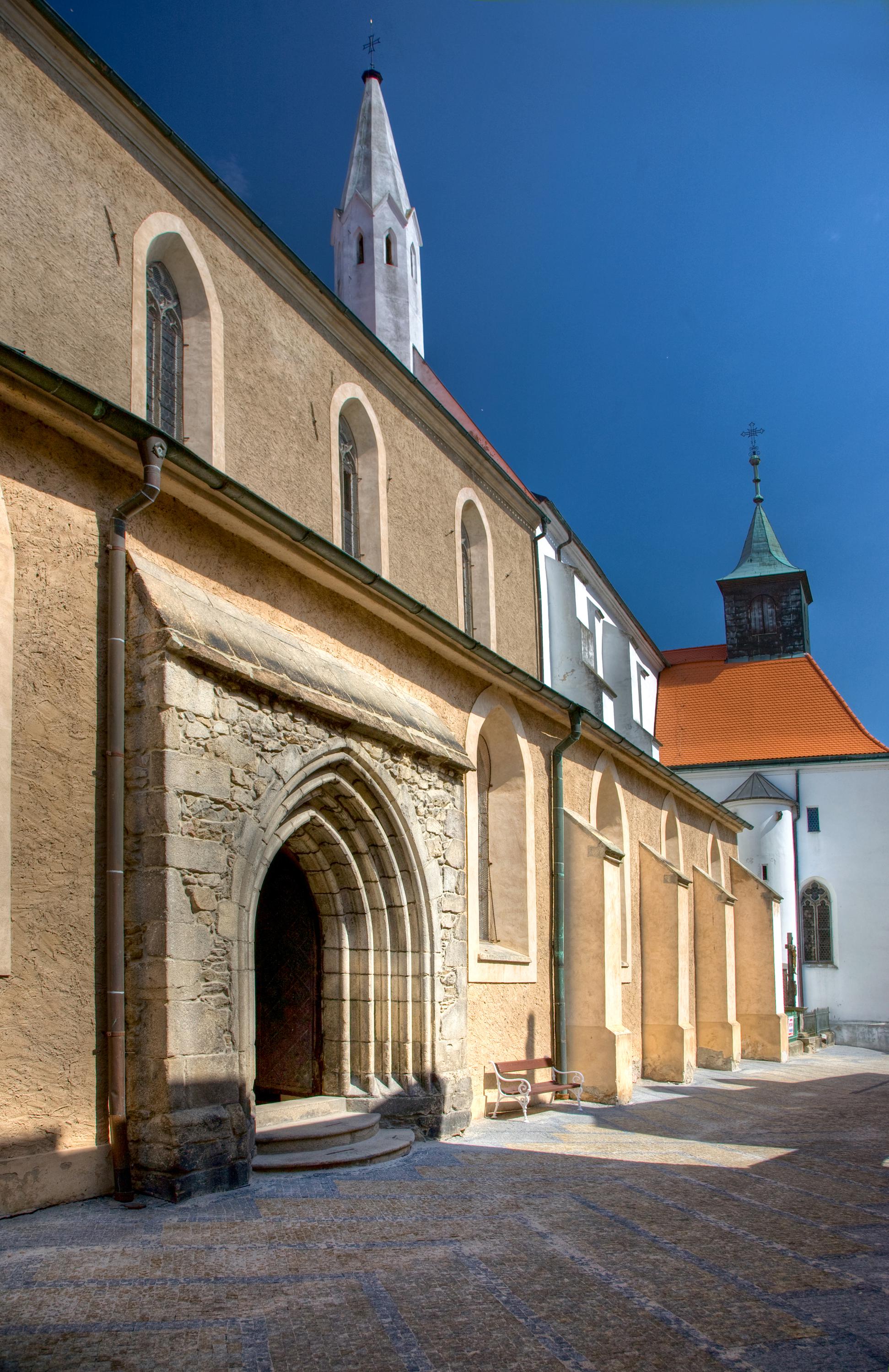 Kostel sv. Jana Křtitele a minoristký klášter foto 4