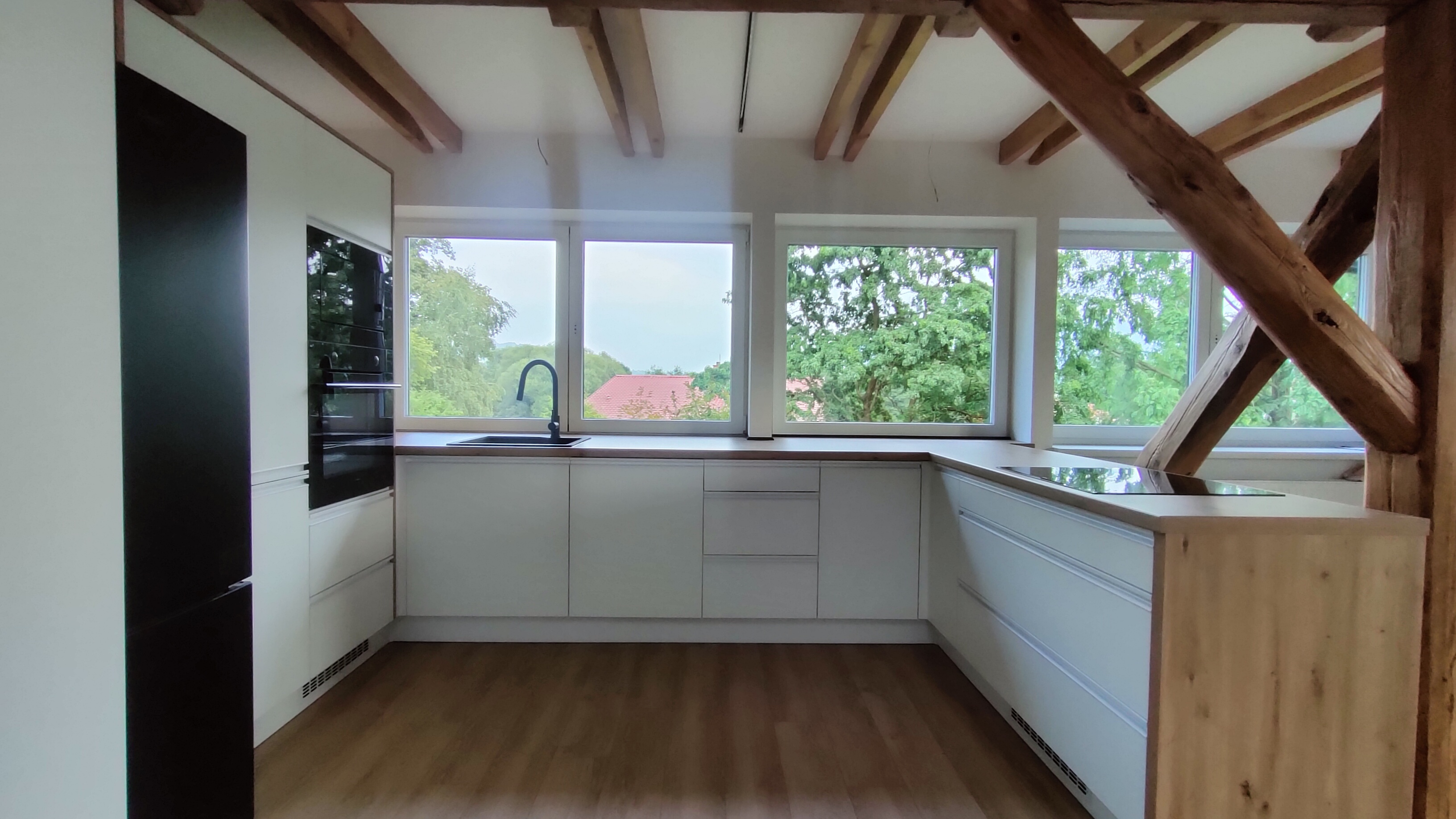 Jan Kvašňovský -  Kuchyně a nábytek na míru foto 3