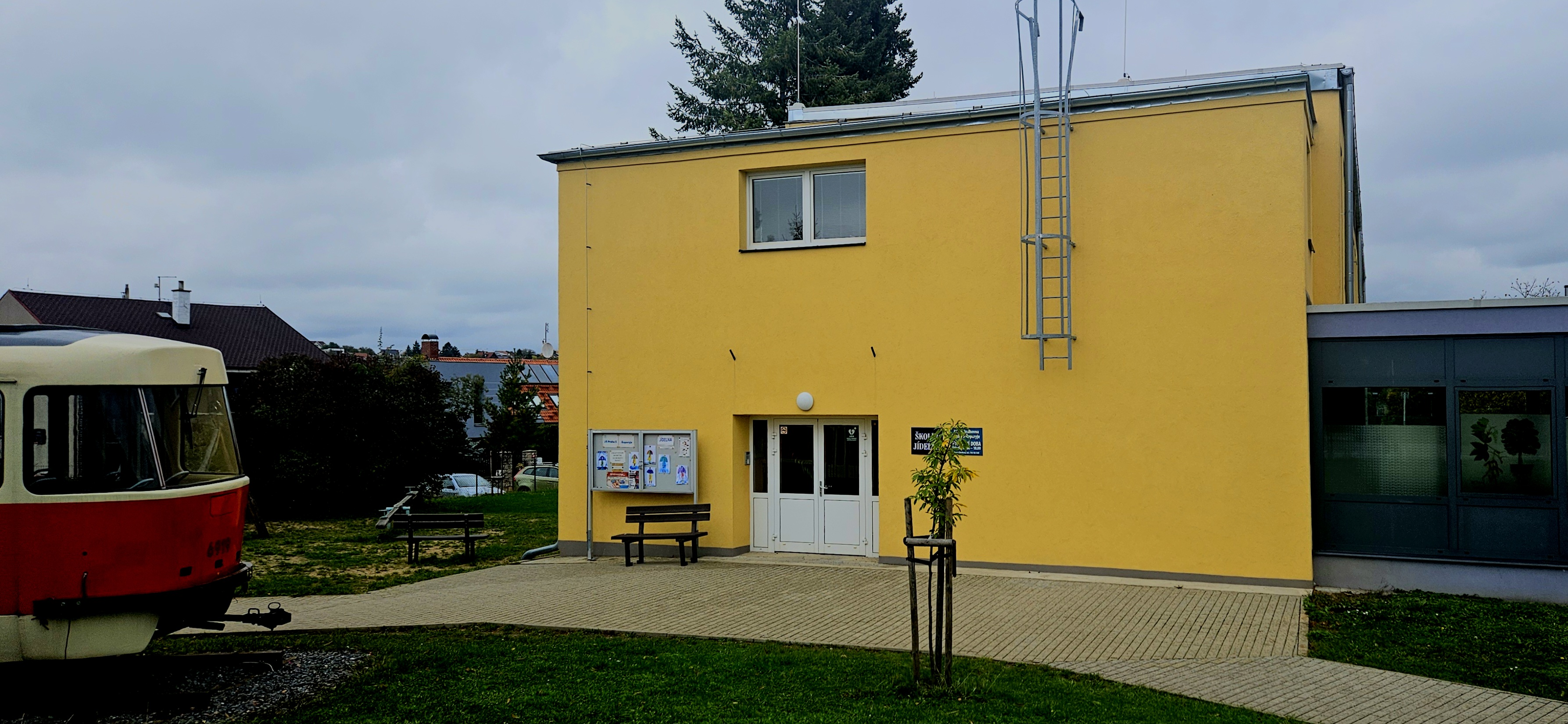 Místní knihovna Praha 5 - ­Řeporyje foto 3