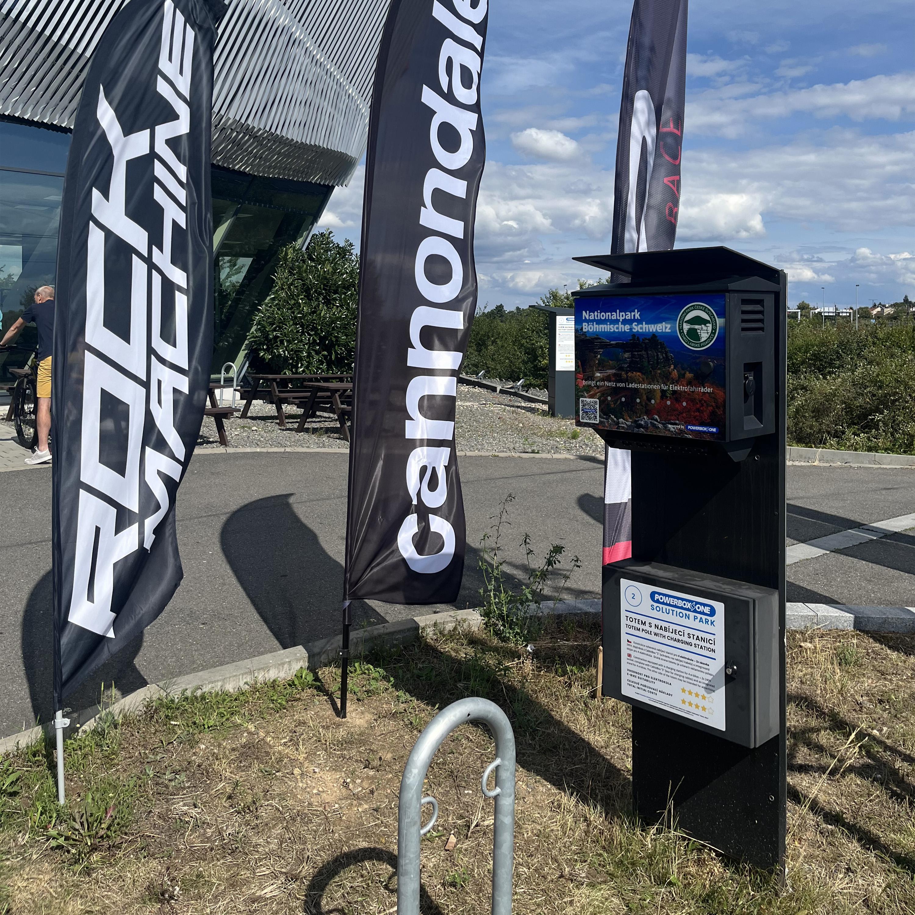 Nabíjecí stanice UNIcharge foto 2