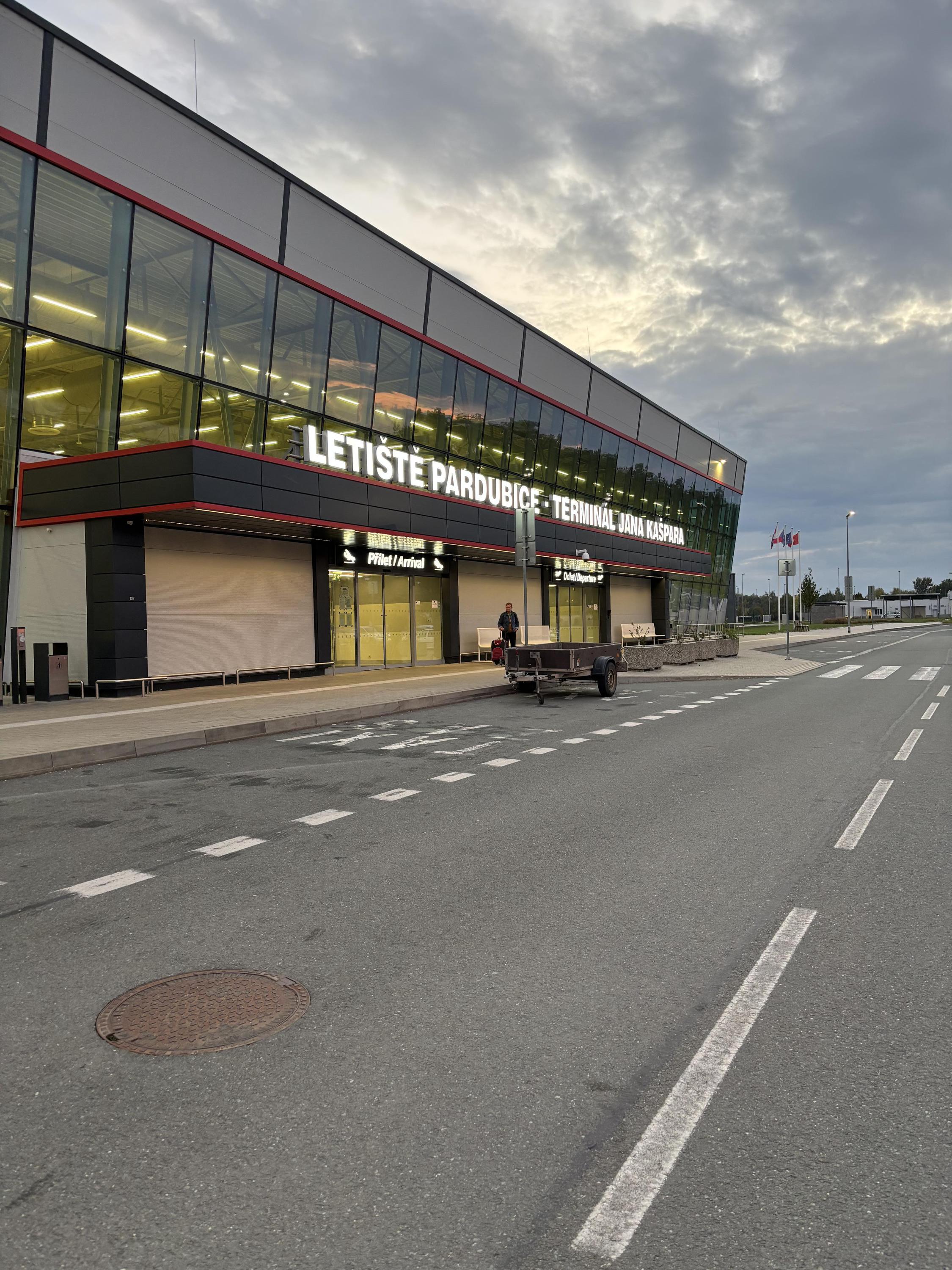 Letiště Pardubice - terminál Jana Kašpara foto 3