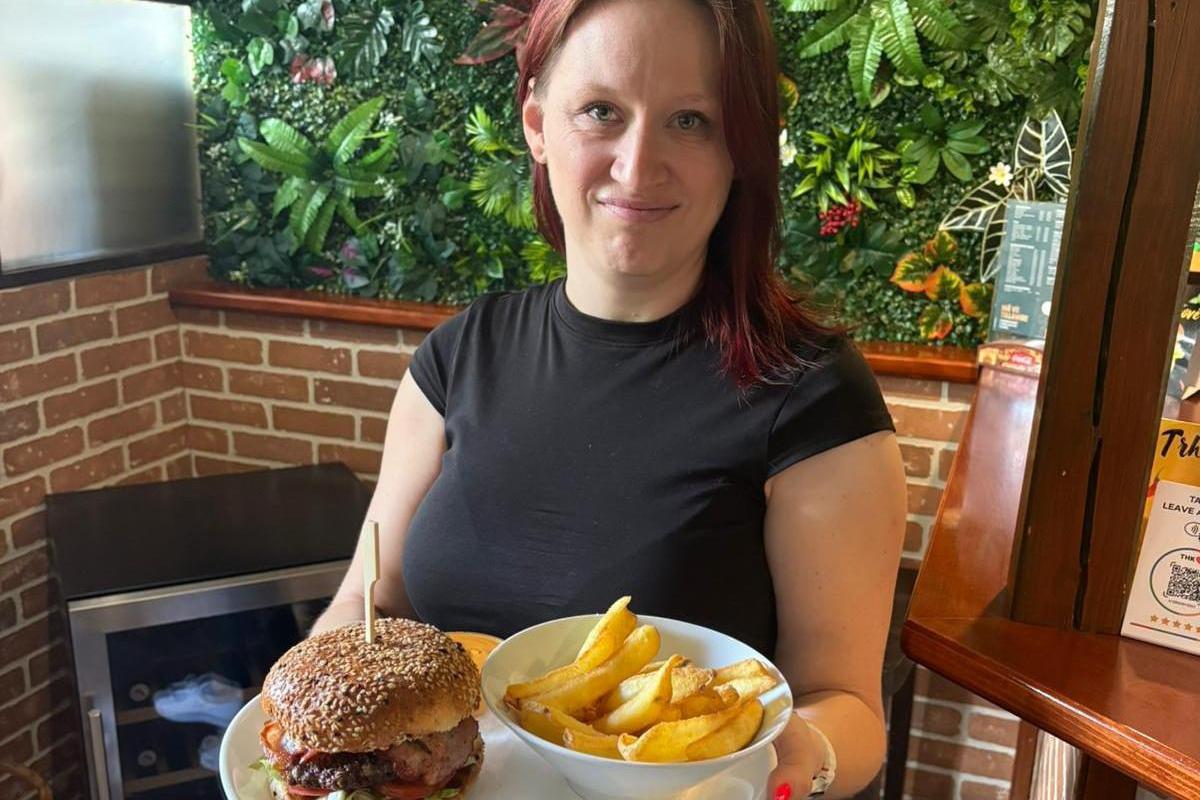 Ochutnej legendy mezi burgery BURGRY JAKO KRÁVA ↓