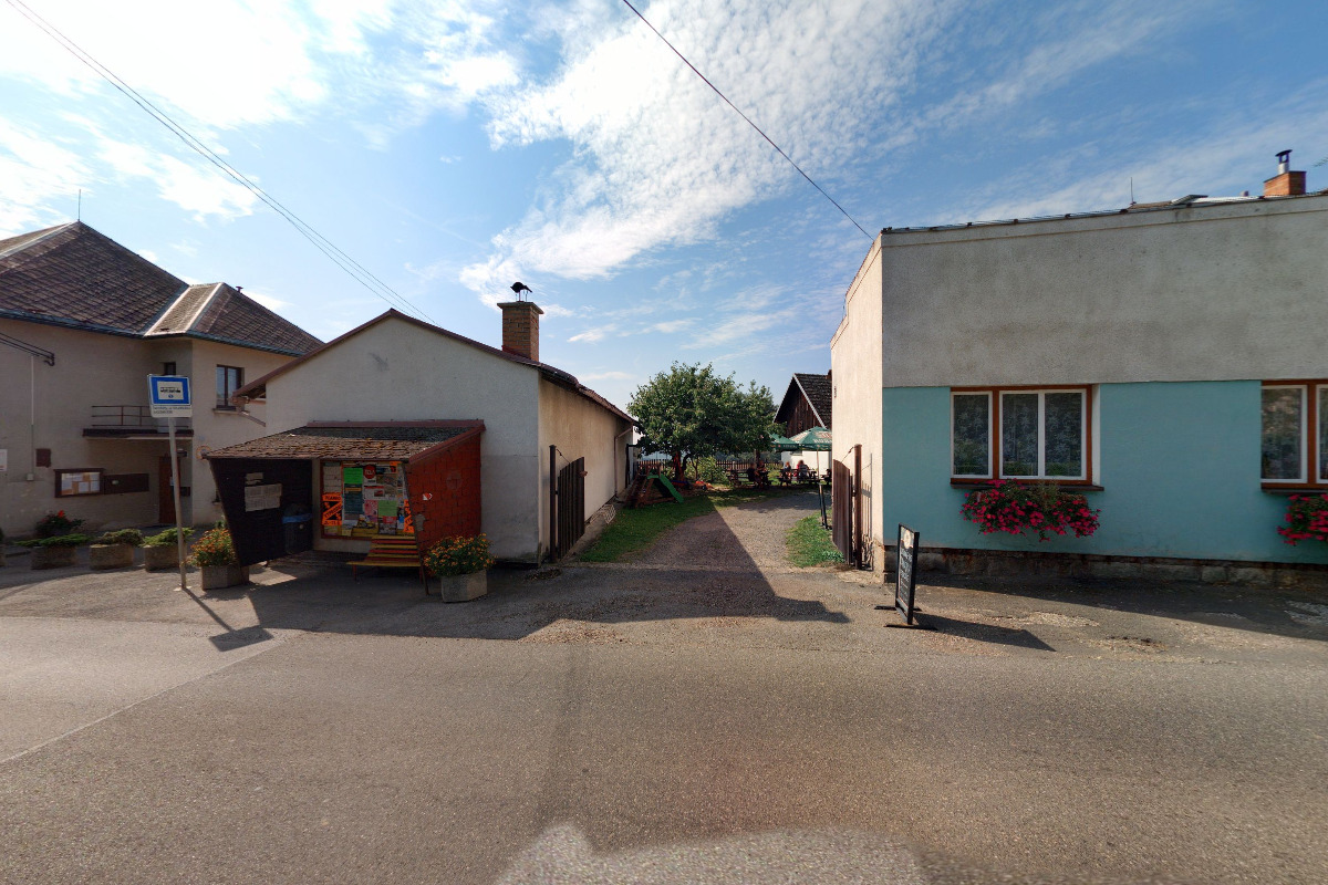 Nabíjecí stanice pro elektrokola a mobilní zařízení foto 2