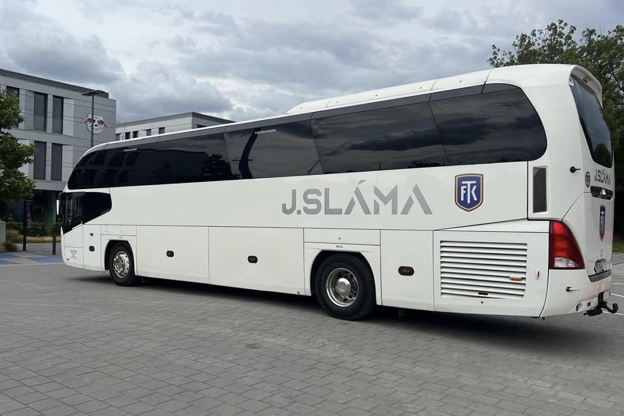 J. Sláma zájezdová autobusová doprava