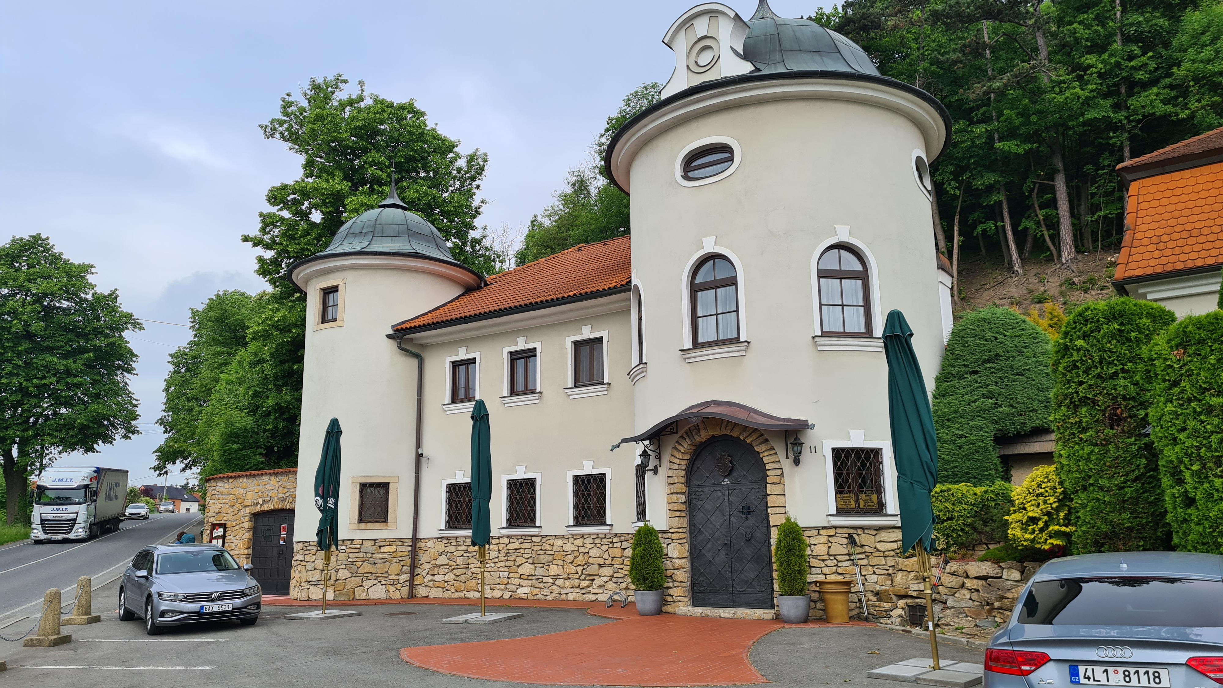 Hotel Zámeček pod Hradem foto 3