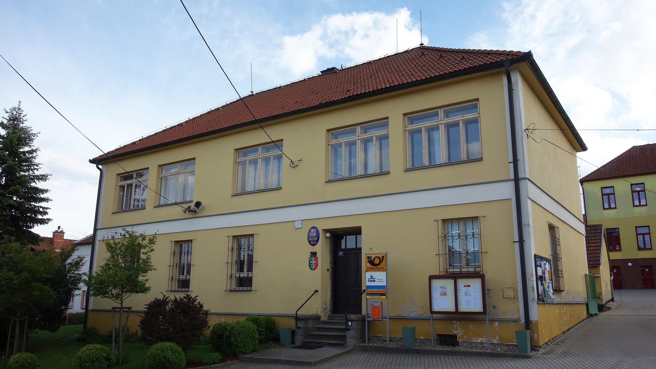 Uhřínov - obecní úřad foto 2