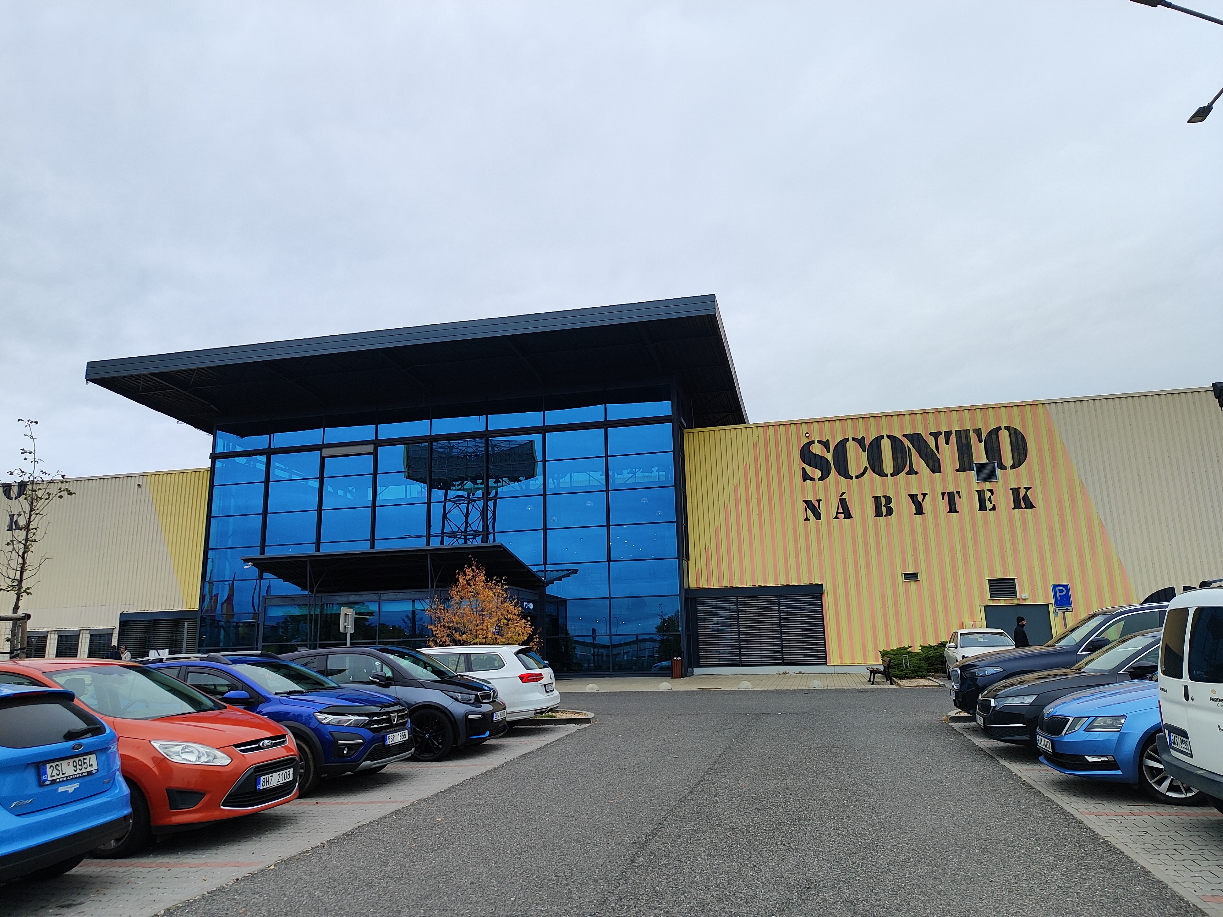 SCONTO Nábytek foto 3