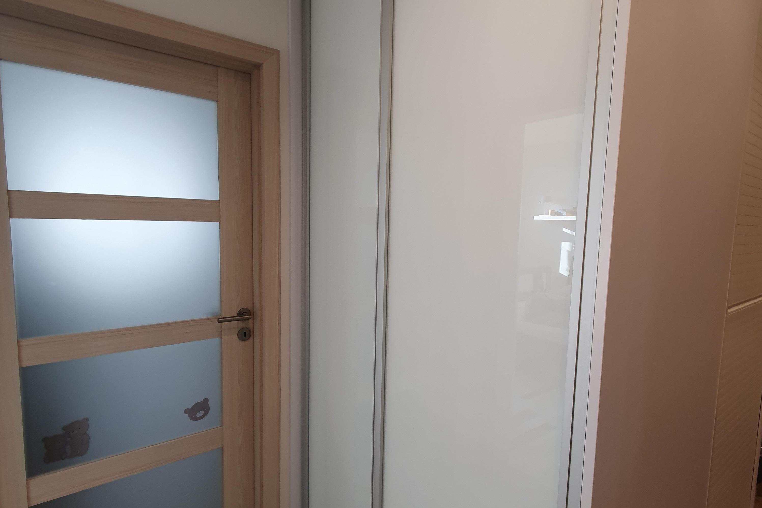 Vestavná skříň do chodby