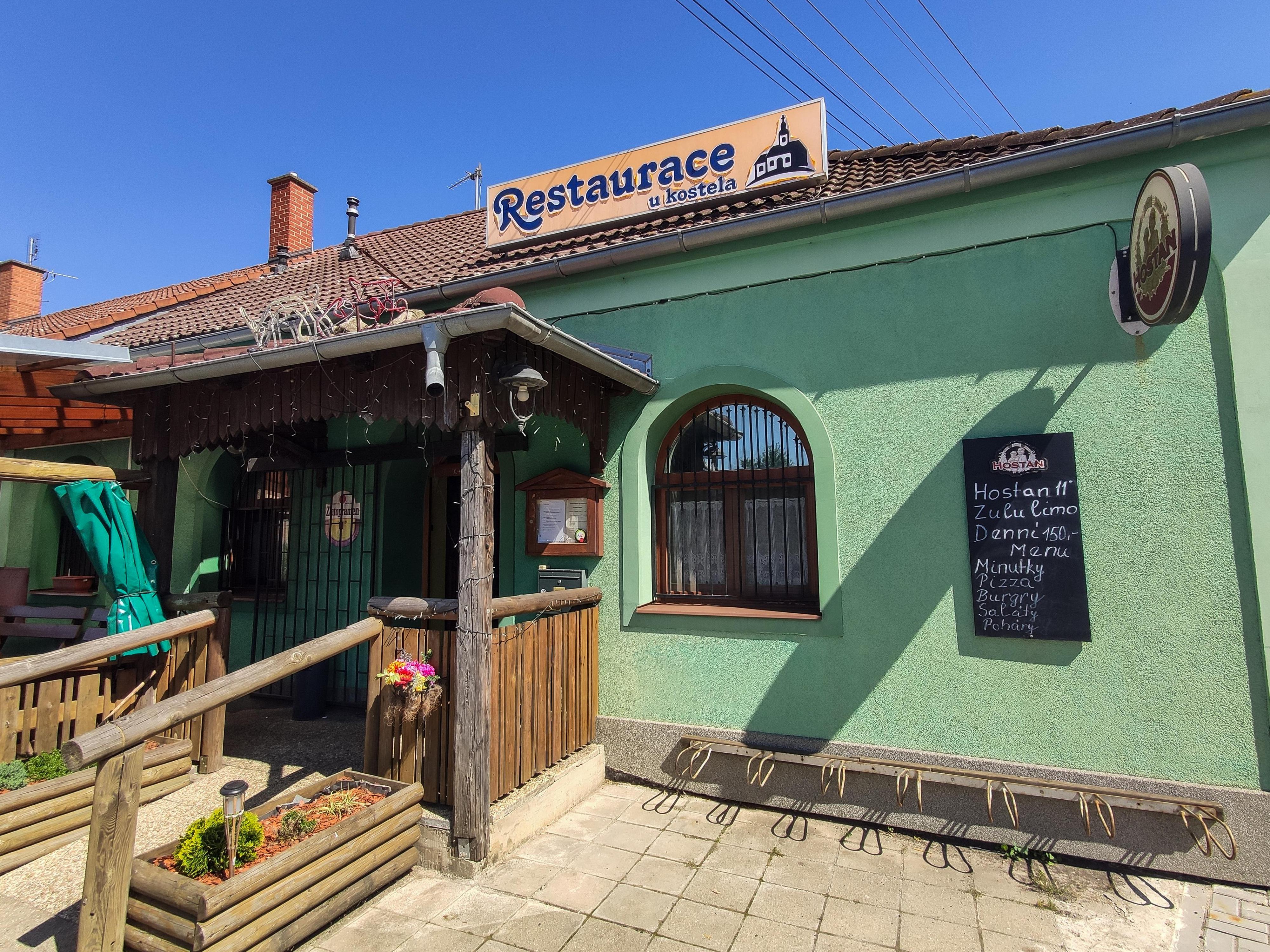 Restaurace U kostela foto 2