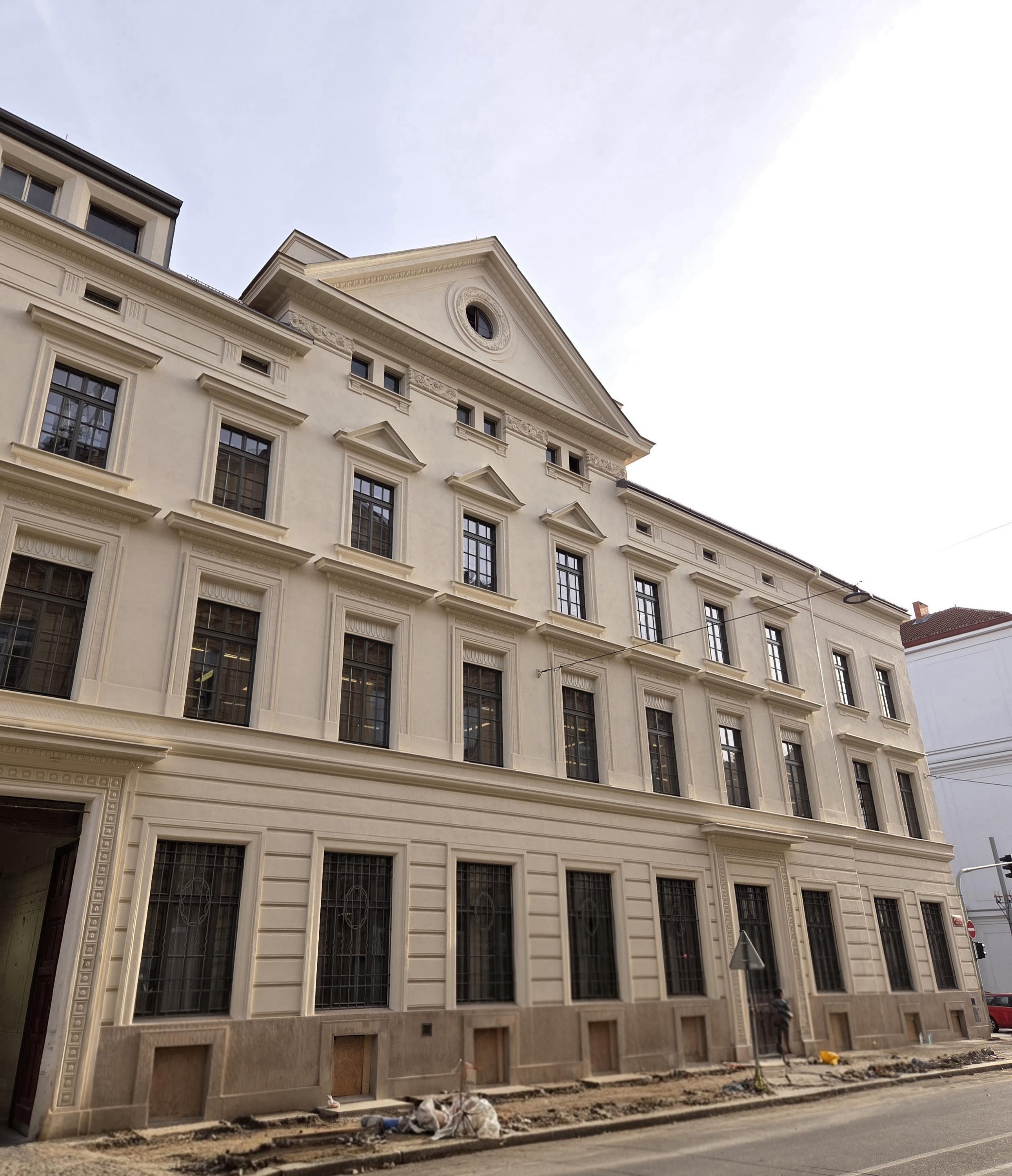 Pošta Praha 5 foto 2