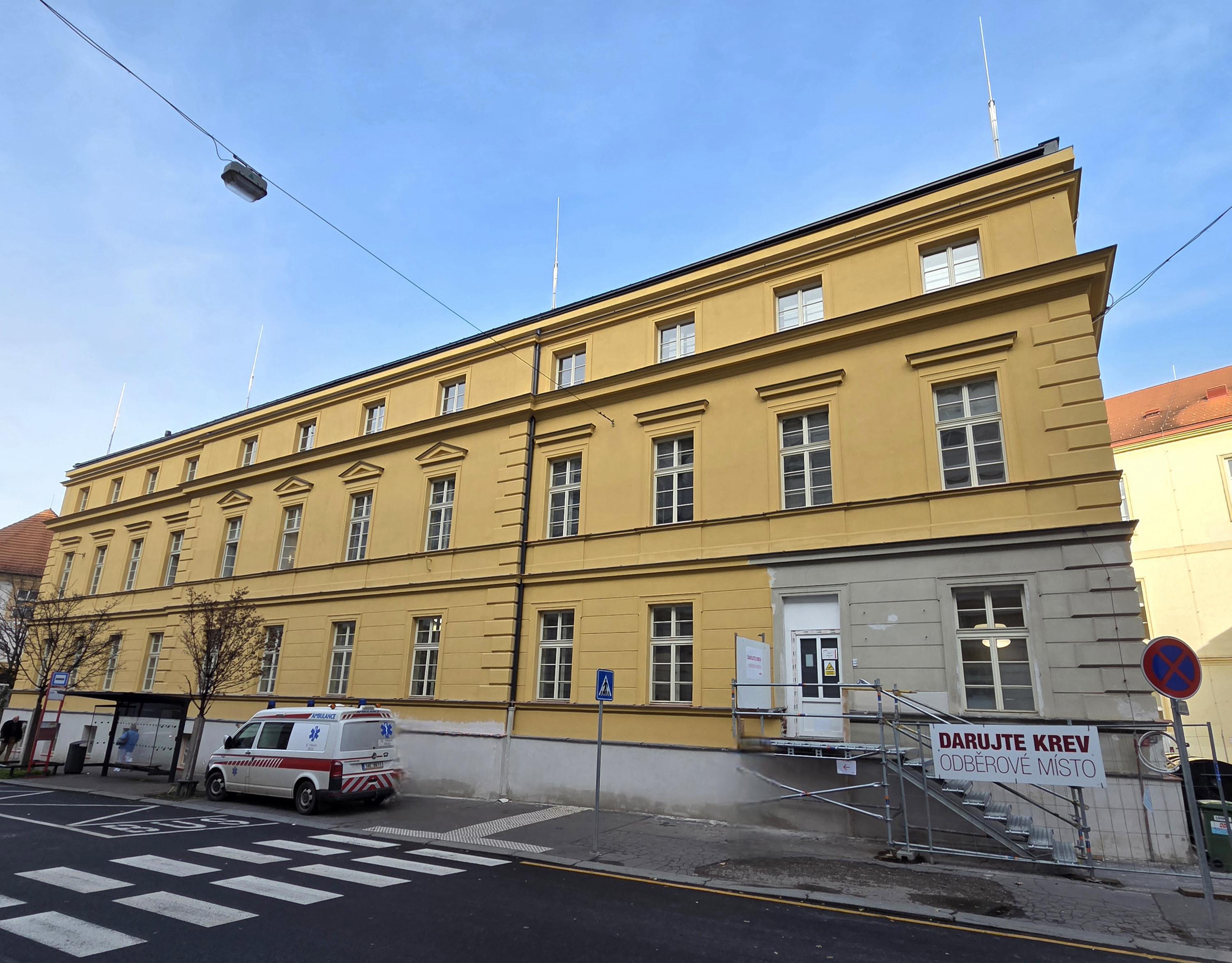 Ústav hematologie a krevní transfuze 1.LF a ÚHKT - Univerzita Karlova foto 6