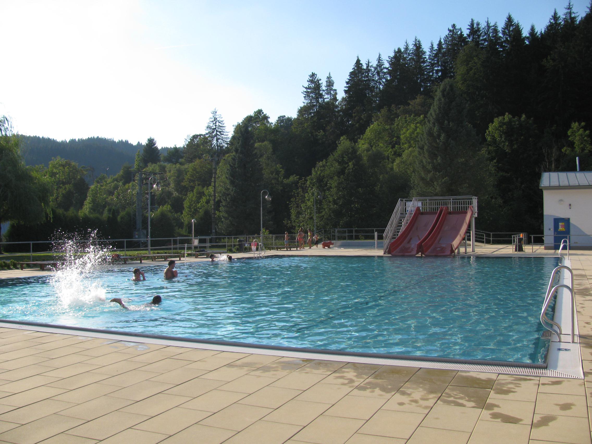 Koupaliště Velké Karlovice foto 3