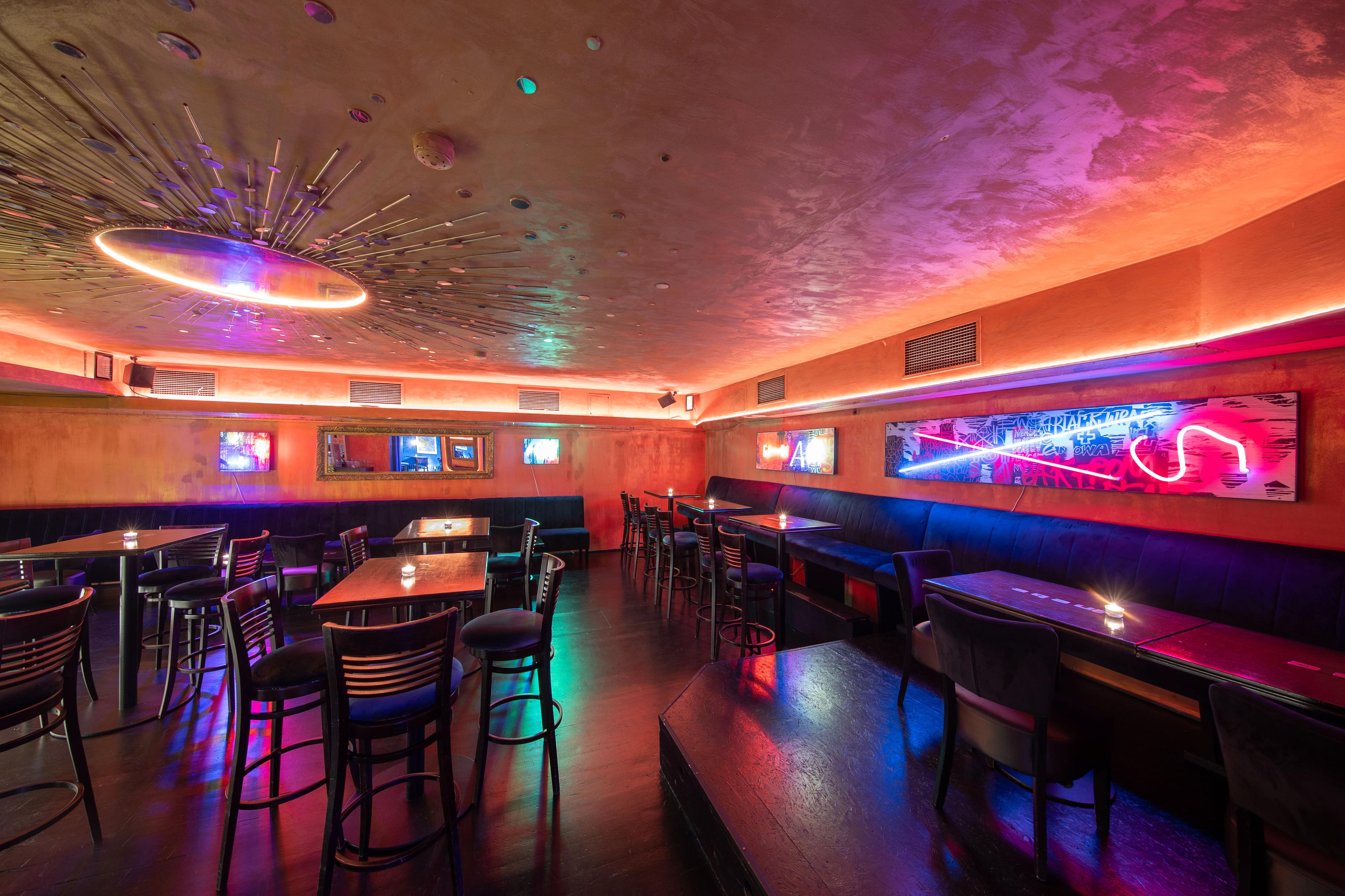 Nebe Cocktail & Music Bar