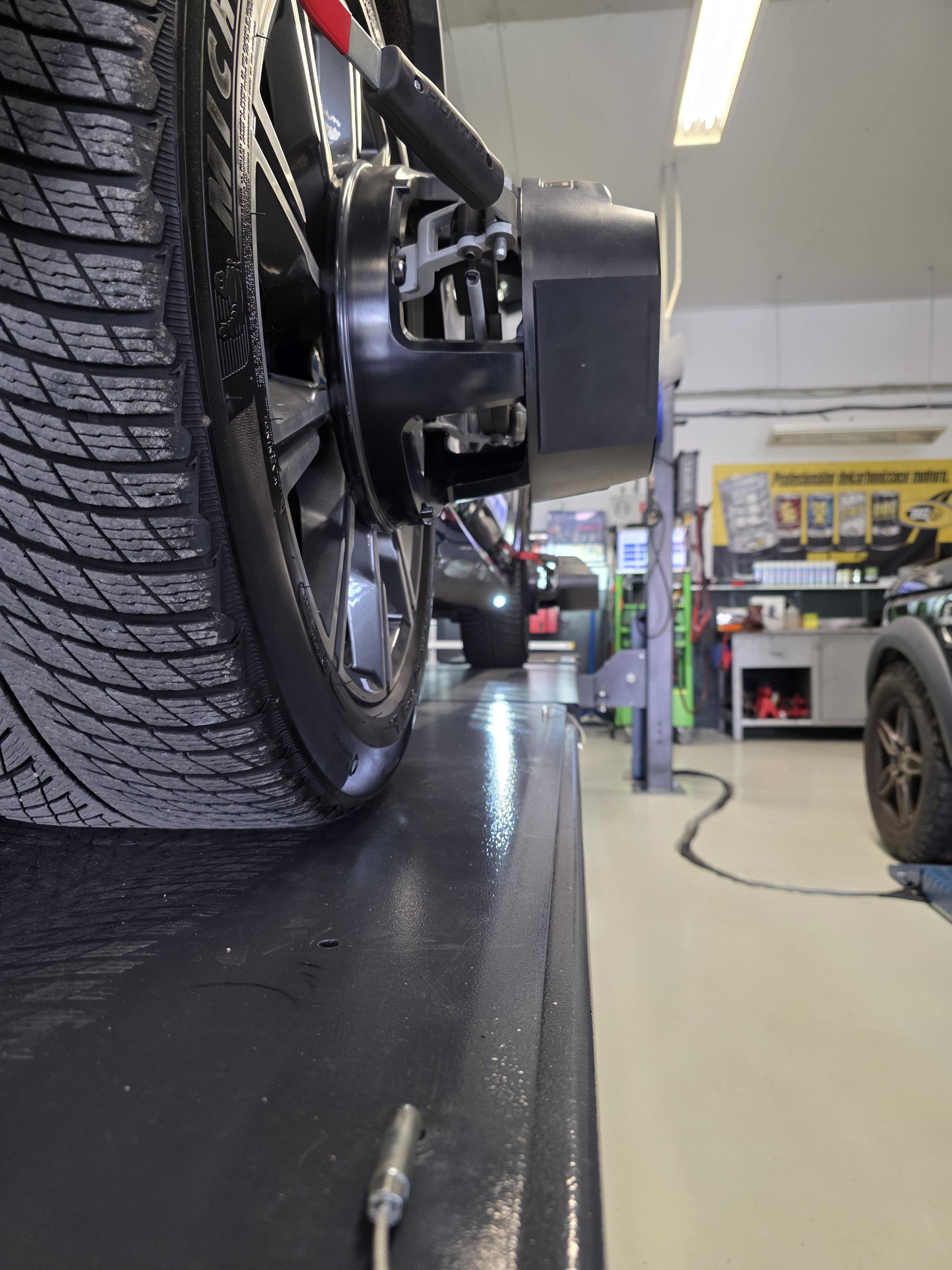 Kontrola a seřízení geometrie kol Mercedes