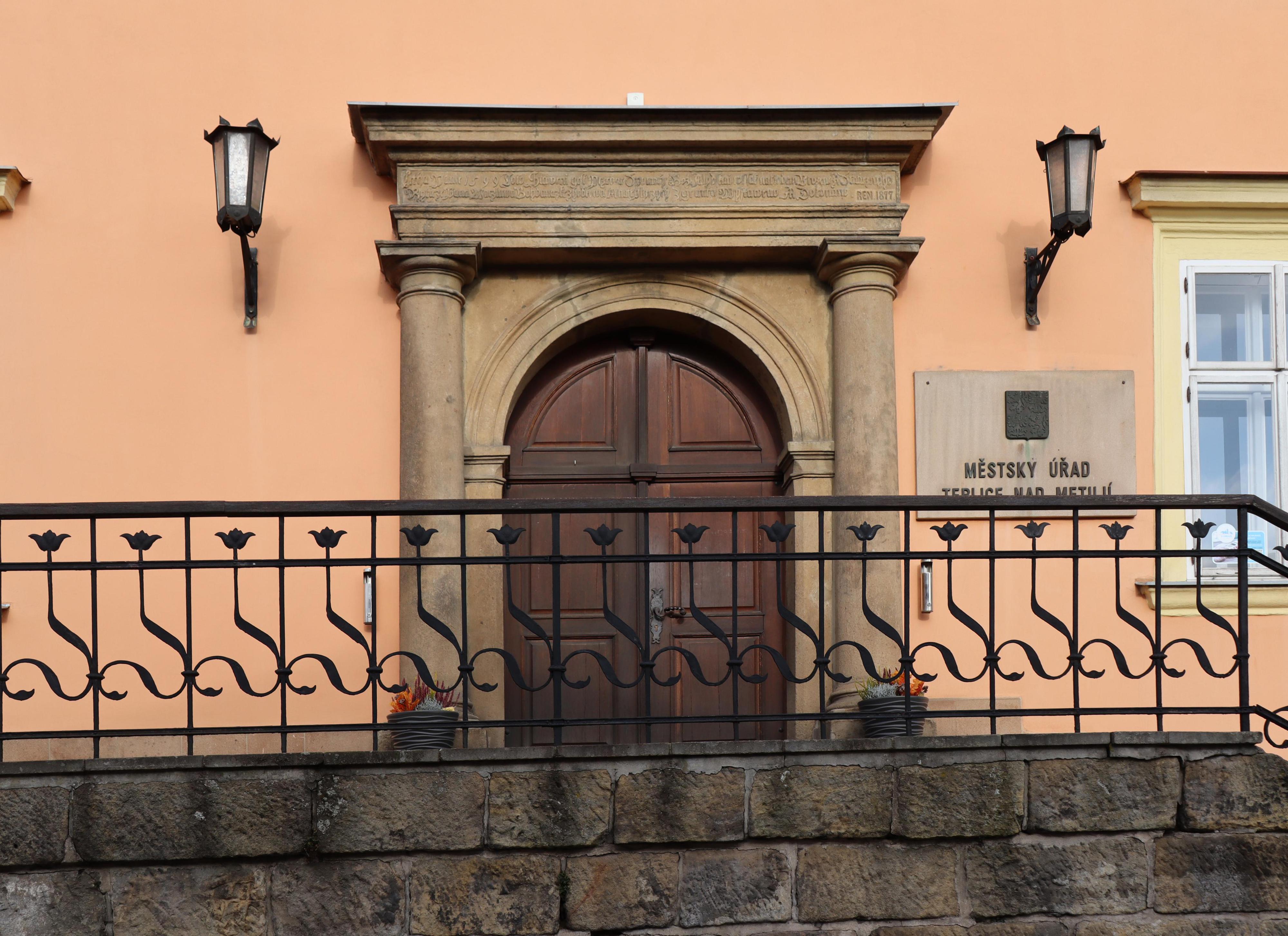 Teplice nad Metují - městský úřad foto 5