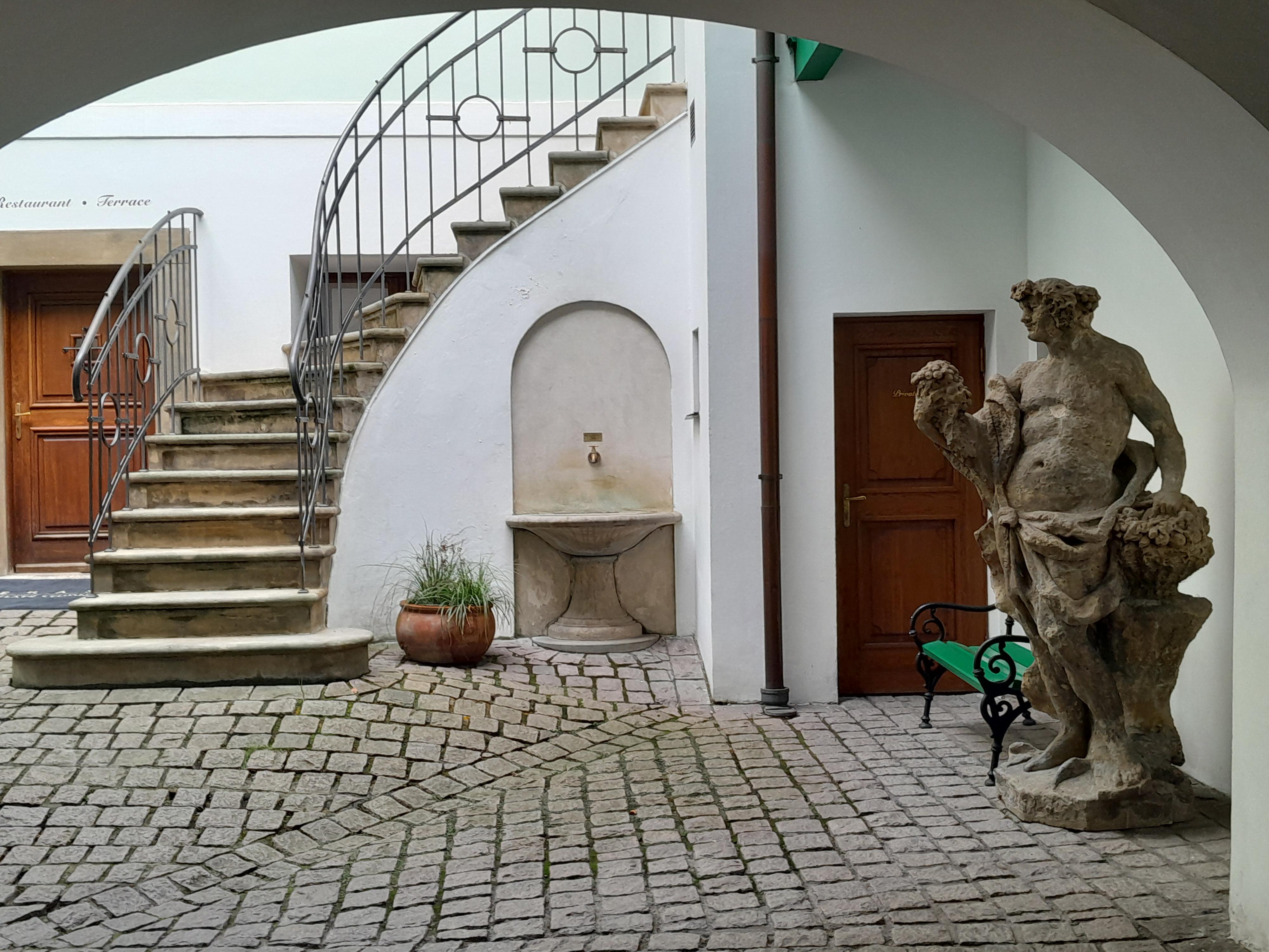 Hotel U Zlaté studně foto 6