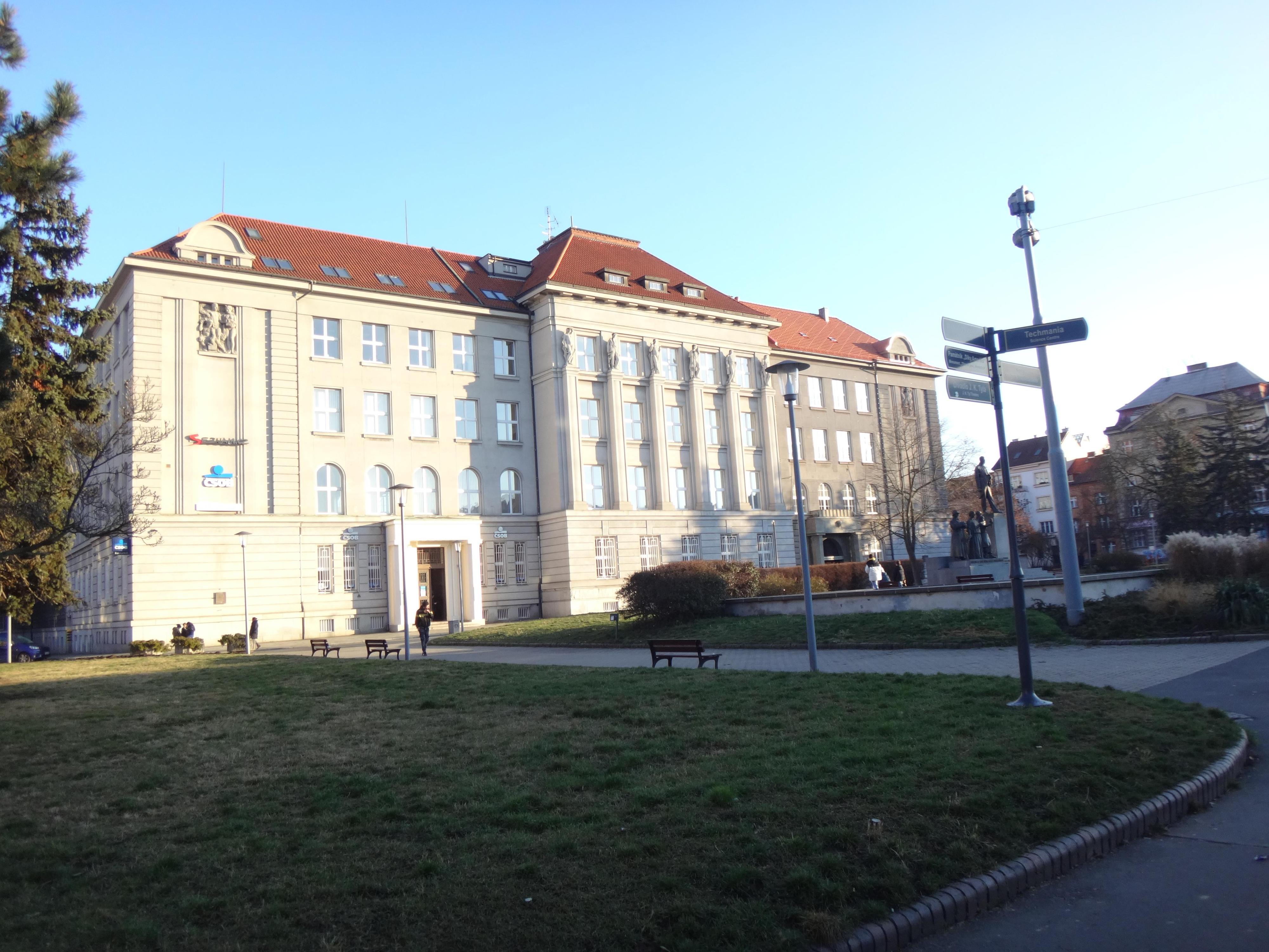 Masarykovo gymnázium Plzeň, Petákova foto 6