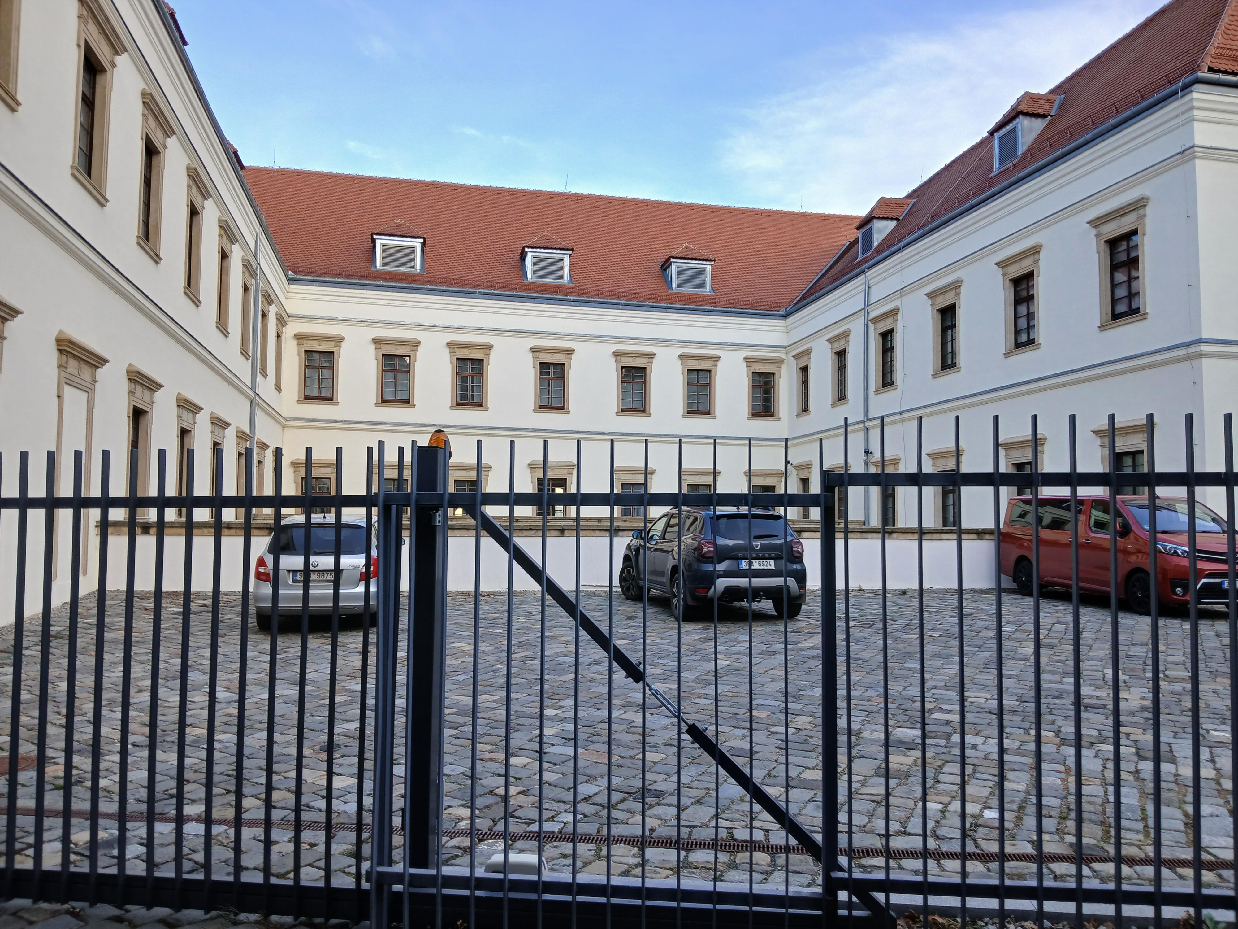 Biskupský dvůr foto 6