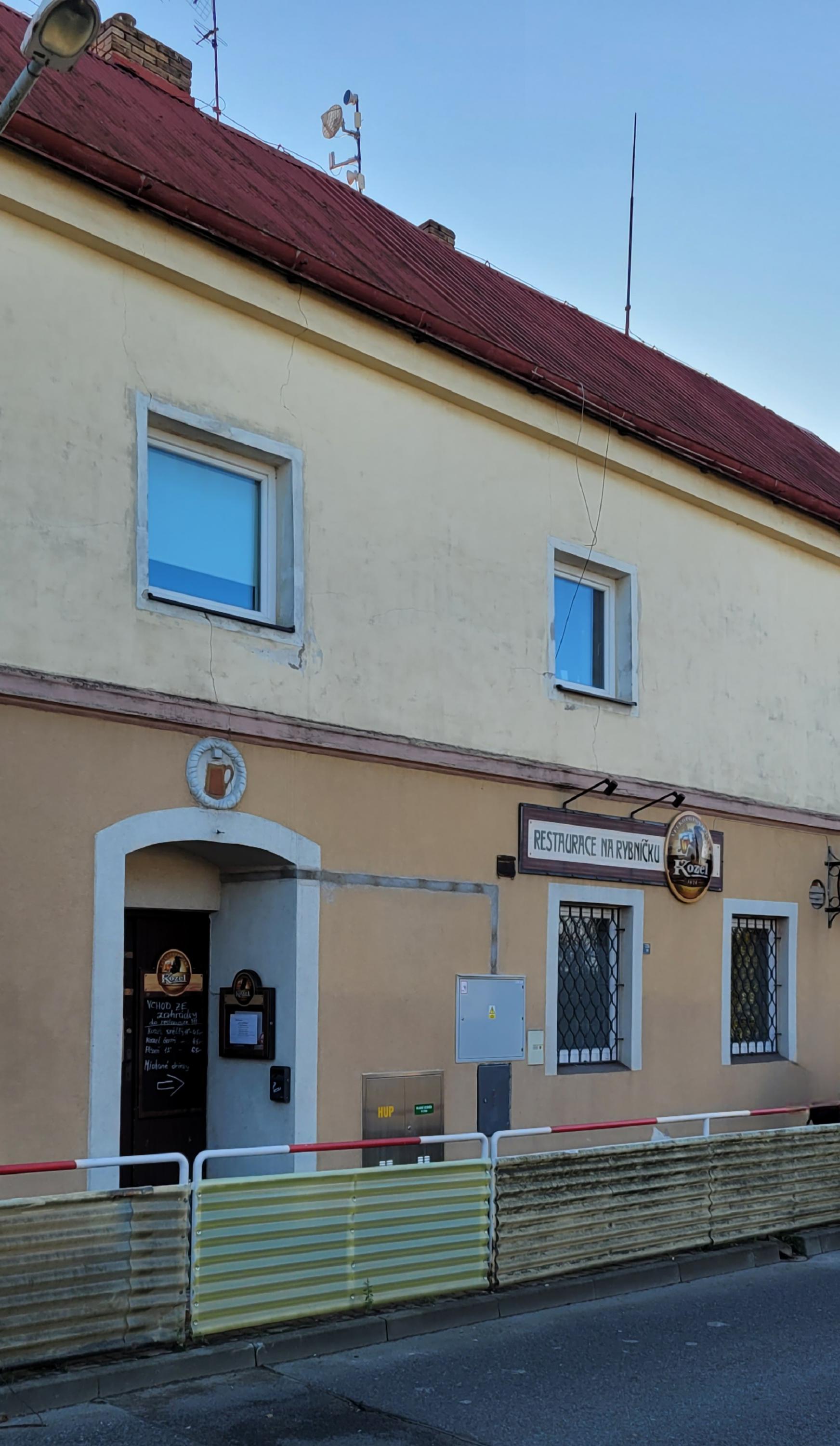 Kozel na rybníčku foto 3
