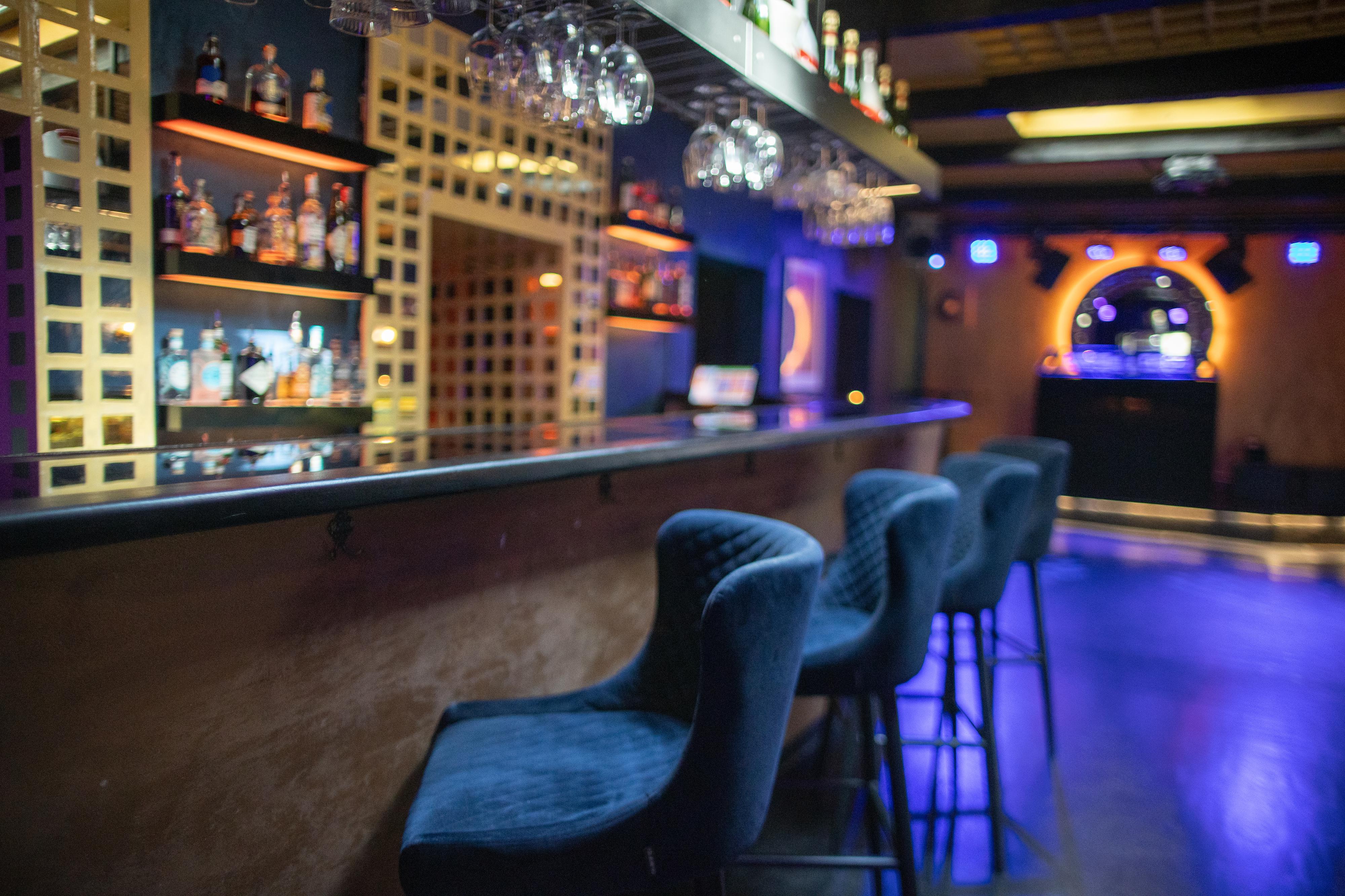 Nebe Cocktail & Music Bar foto 5