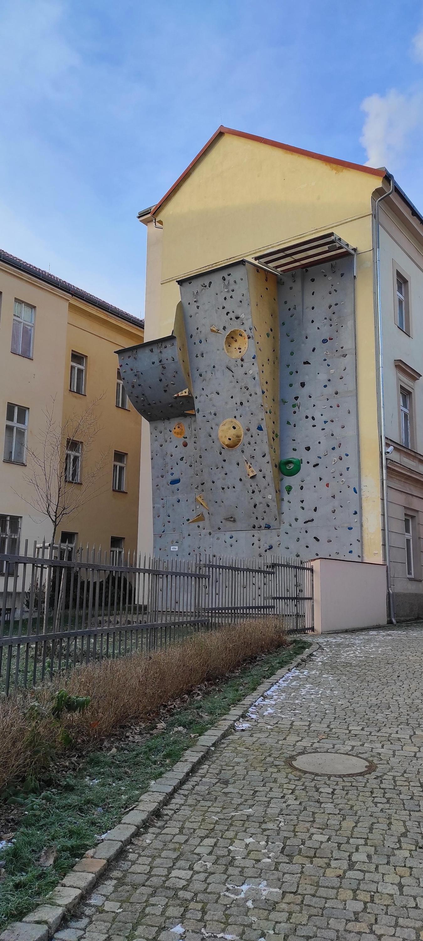 DDM Stříbro - Lezecká stěna foto 2