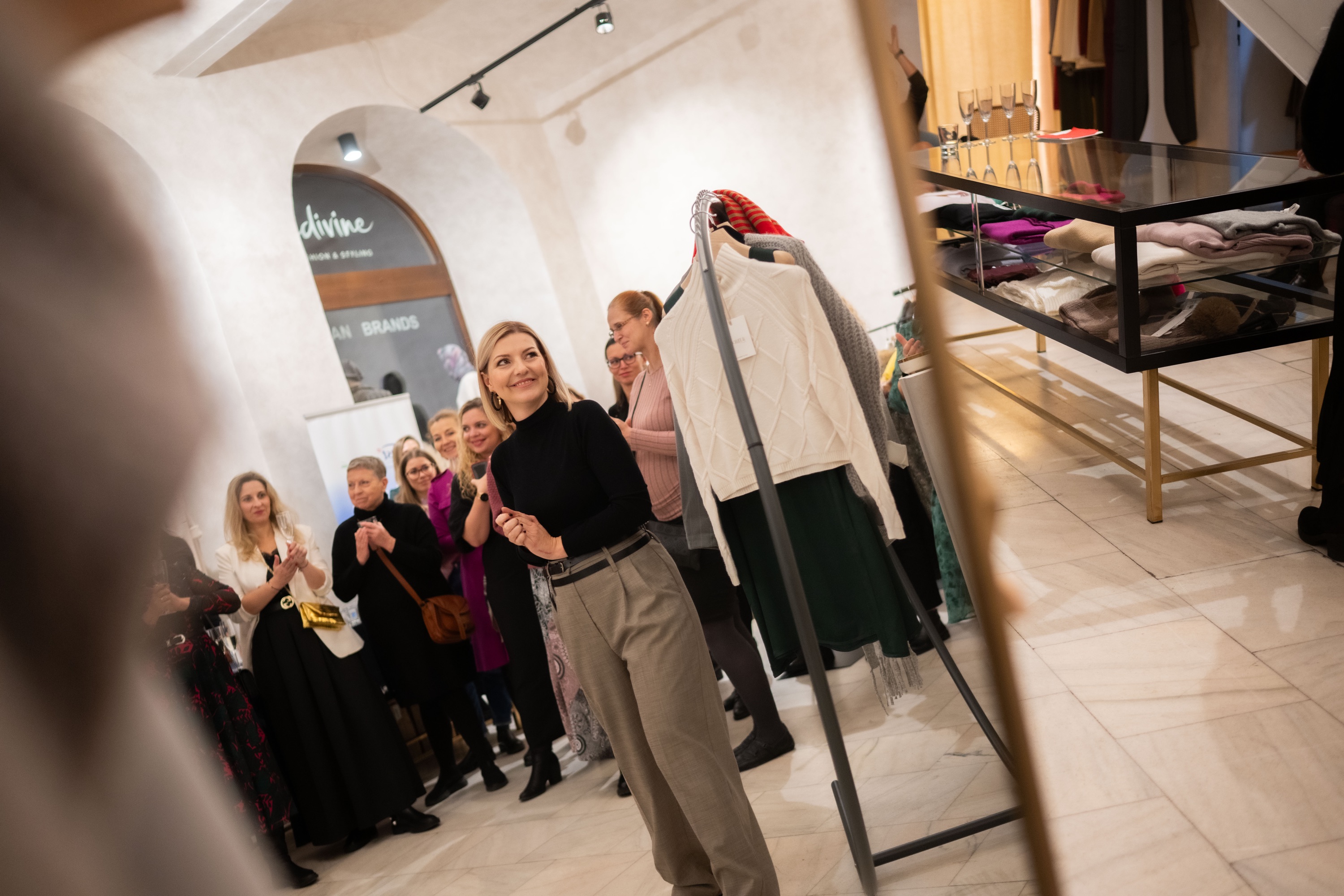 Indivine fashion & styling foto 4