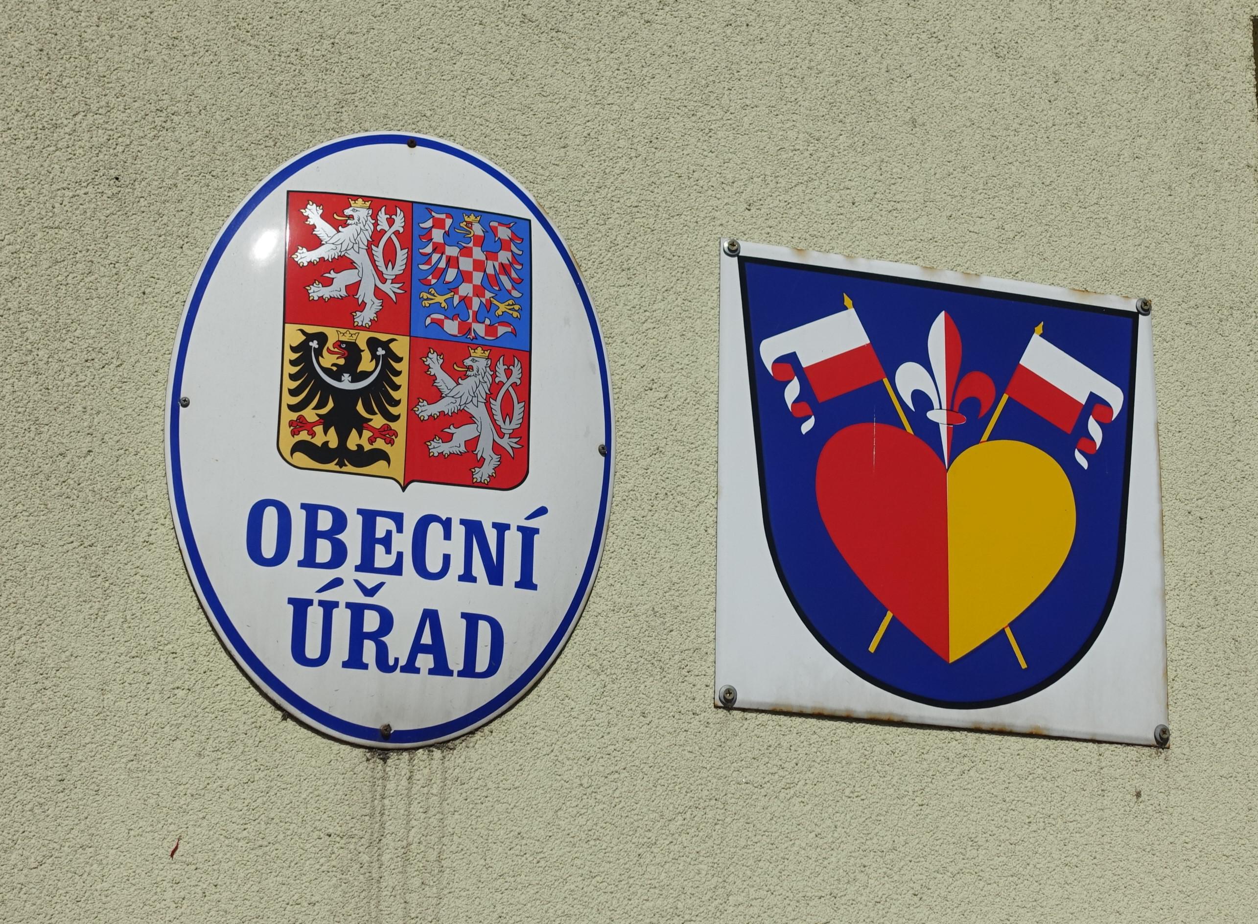 Hluboké Mašůvky - obecní úřad foto 2