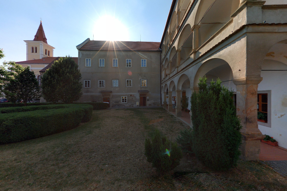 Bohutice - obecní úřad foto 4