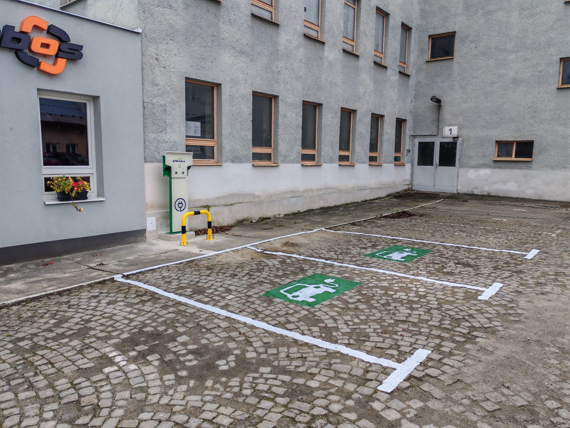 Veřejná dobíjecí stanice - Prabos plus, a.s. foto 4