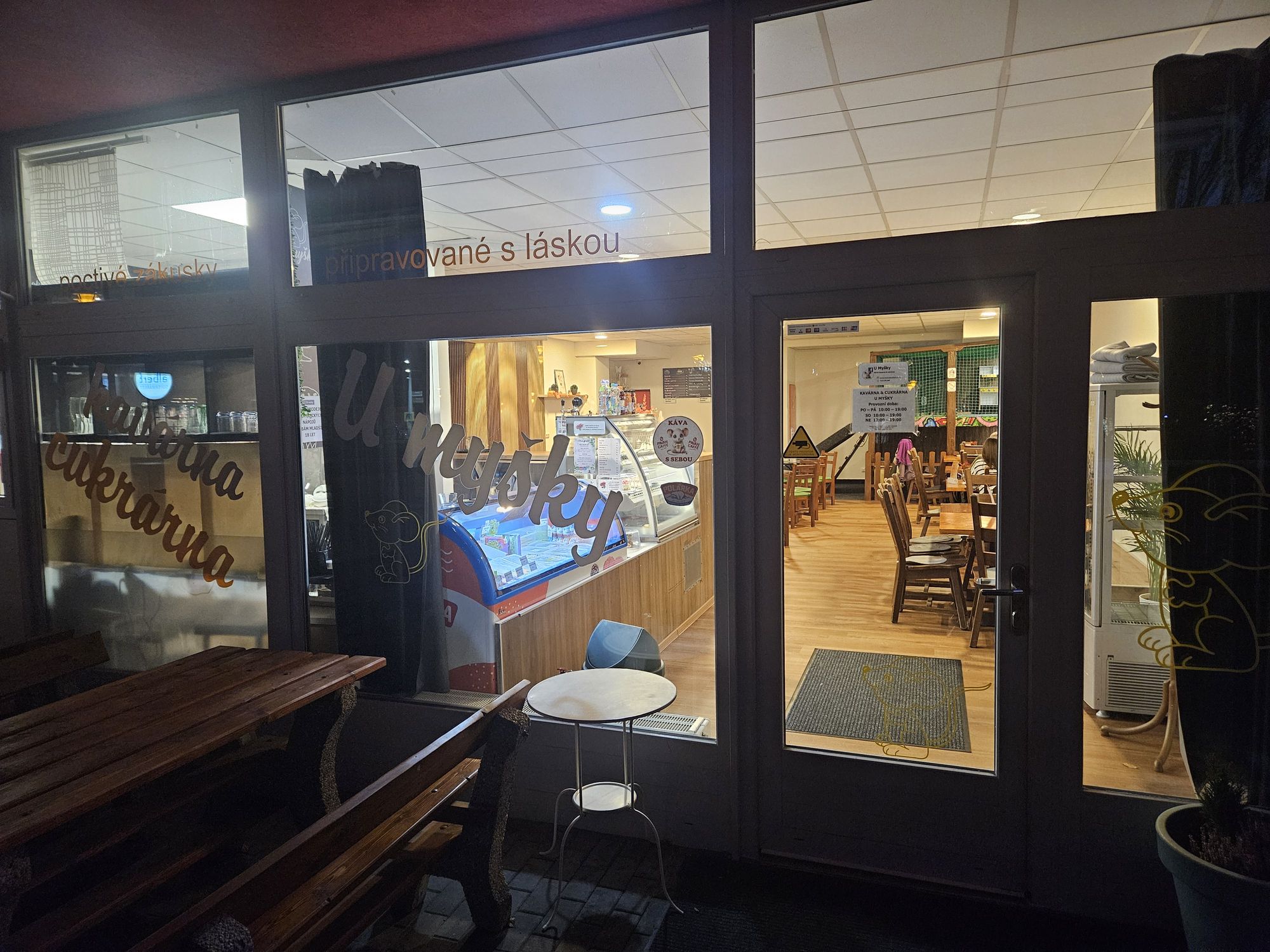 Kavárna a cukrárna U myšky foto 2