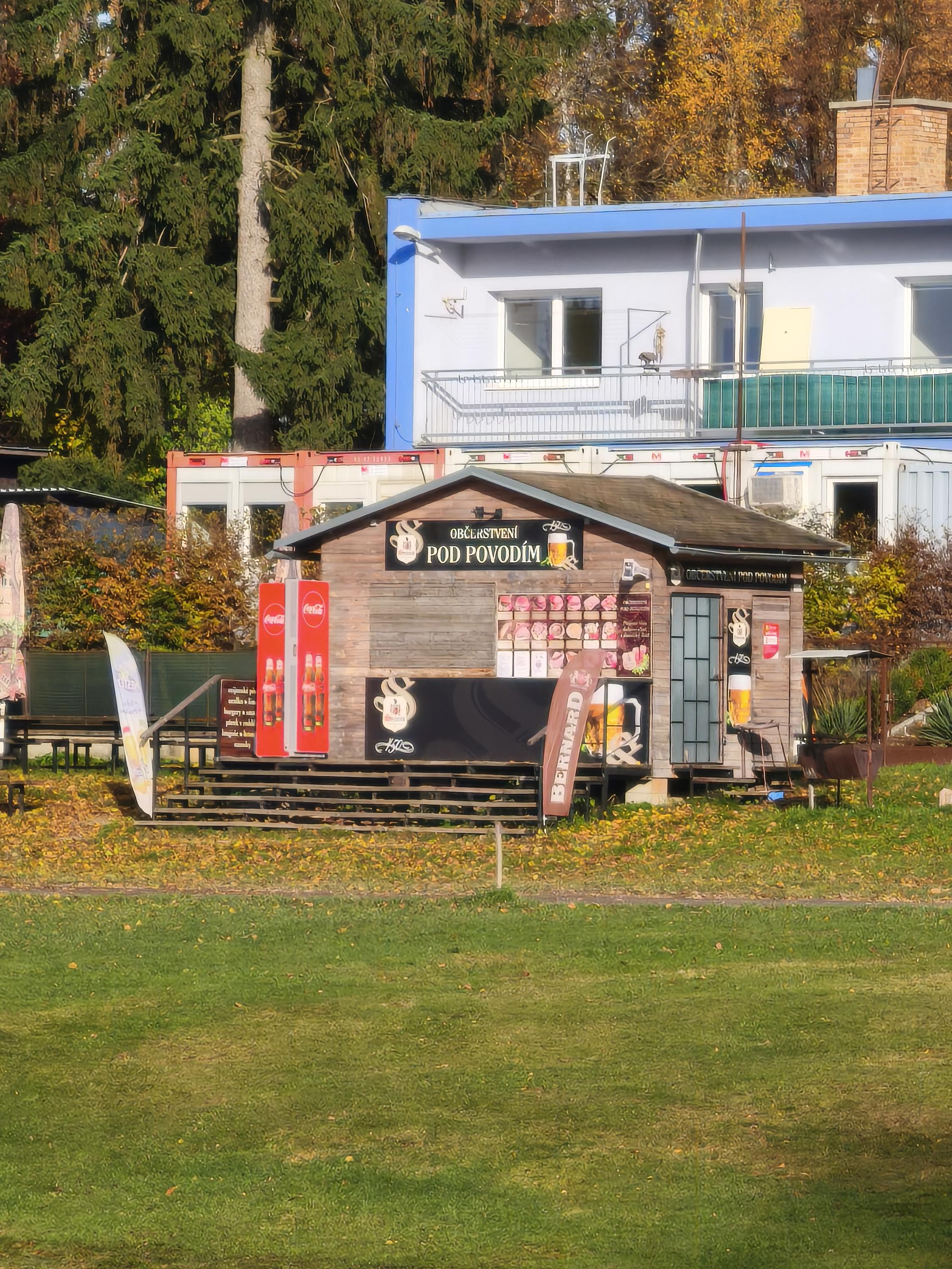 Občerstvení pod Povodím foto 2