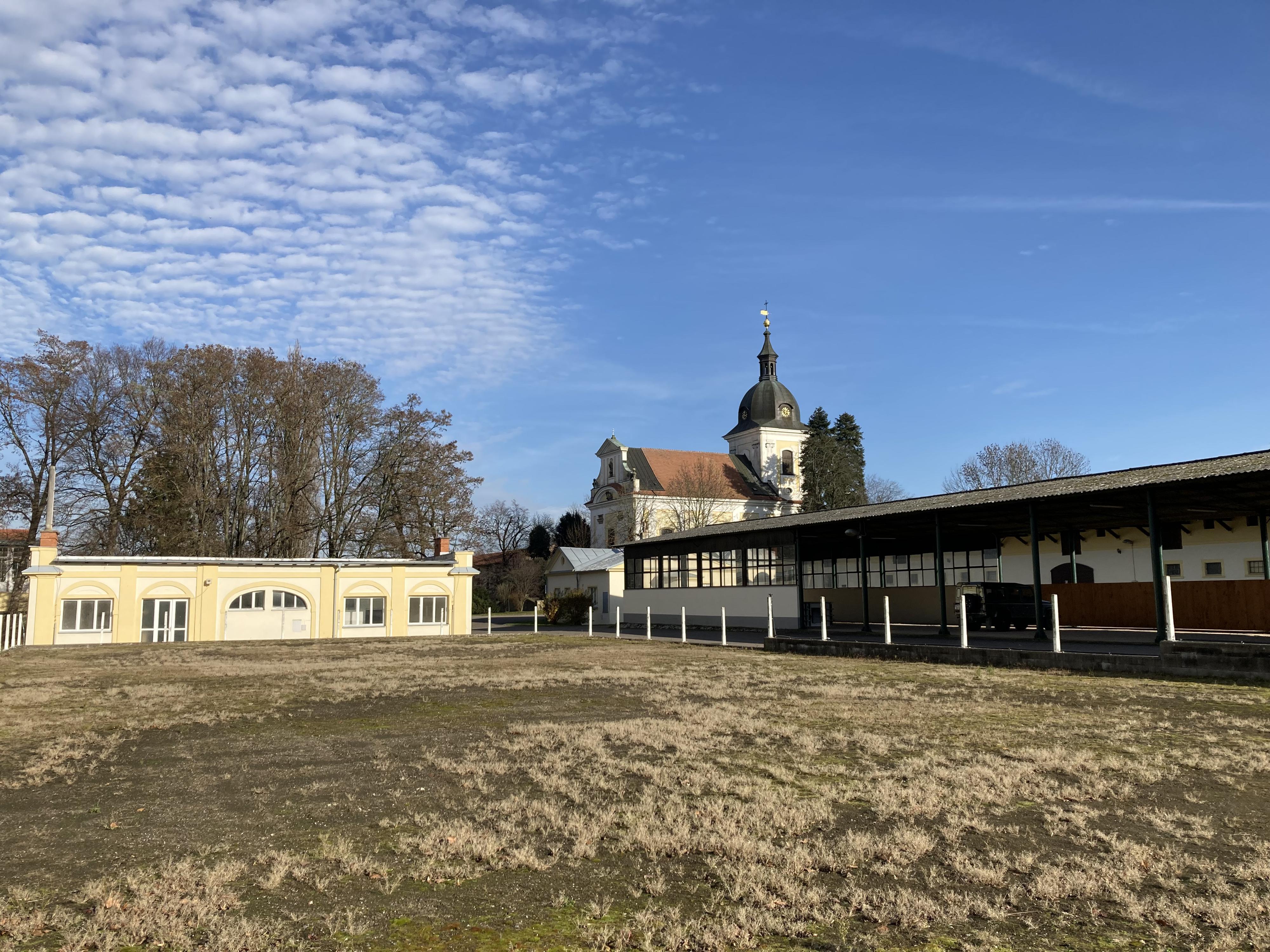 Jezdecká škola Dobřenice foto 2
