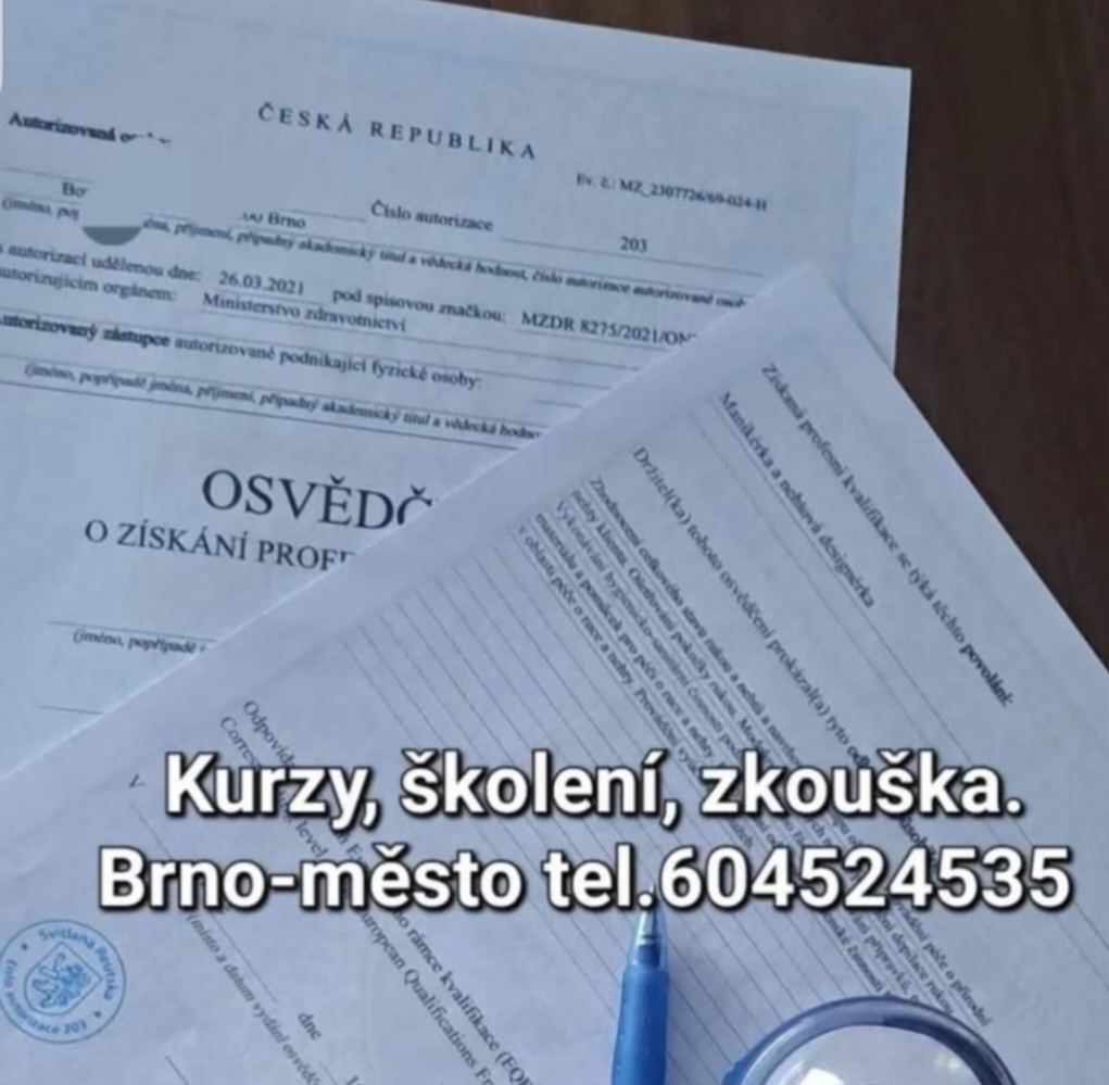 Manikúra Svitlana Reutska - rekvalifikační kurzy foto 2