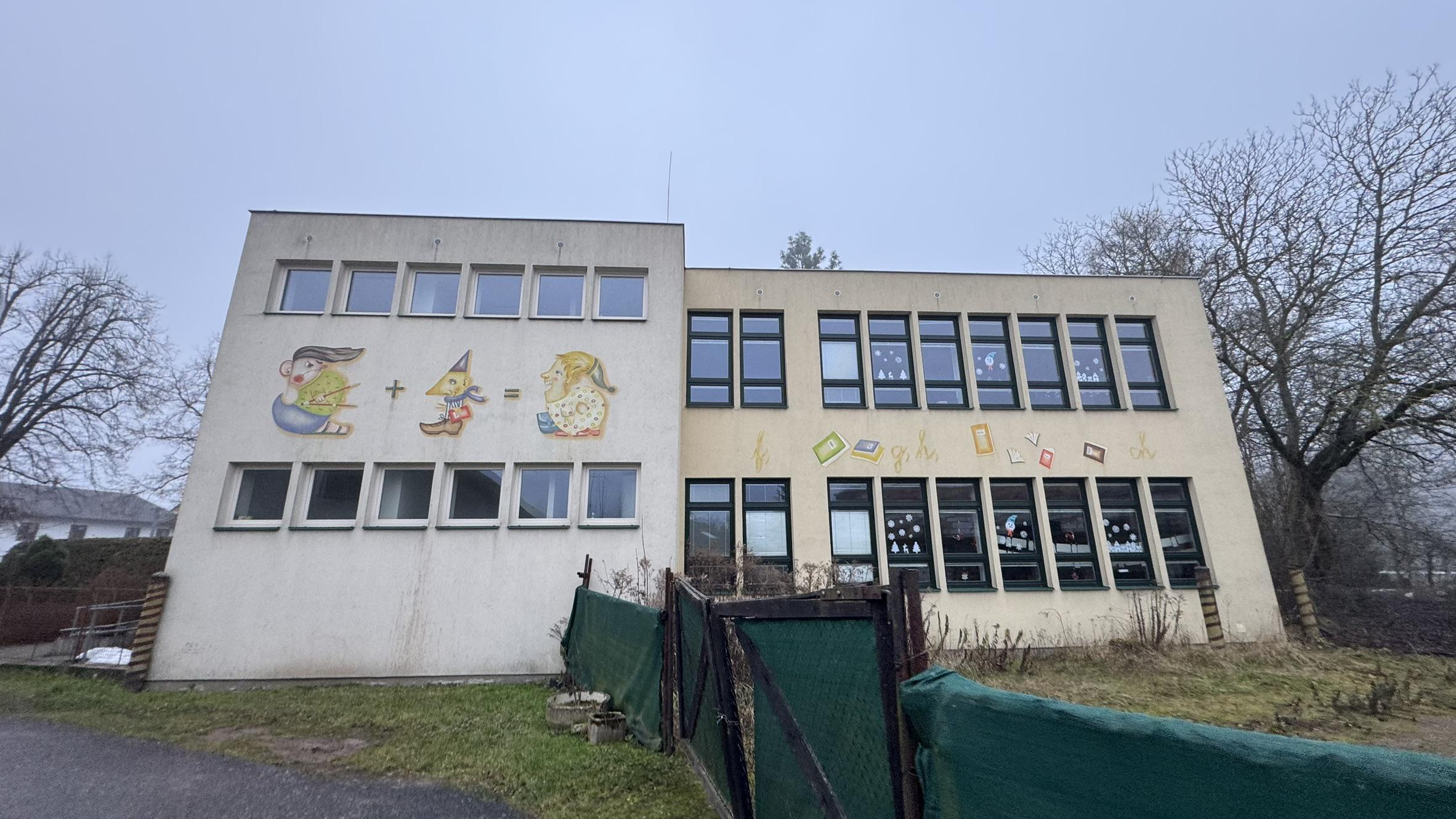 ZŠ Náchod, 1. Máje foto 4