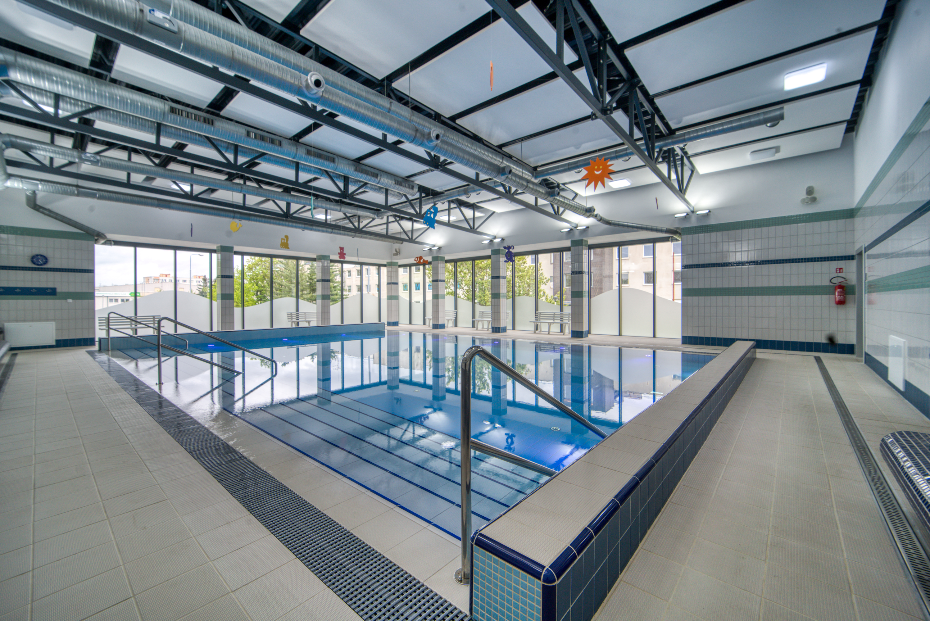 Plavecký bazén Slovany foto 3