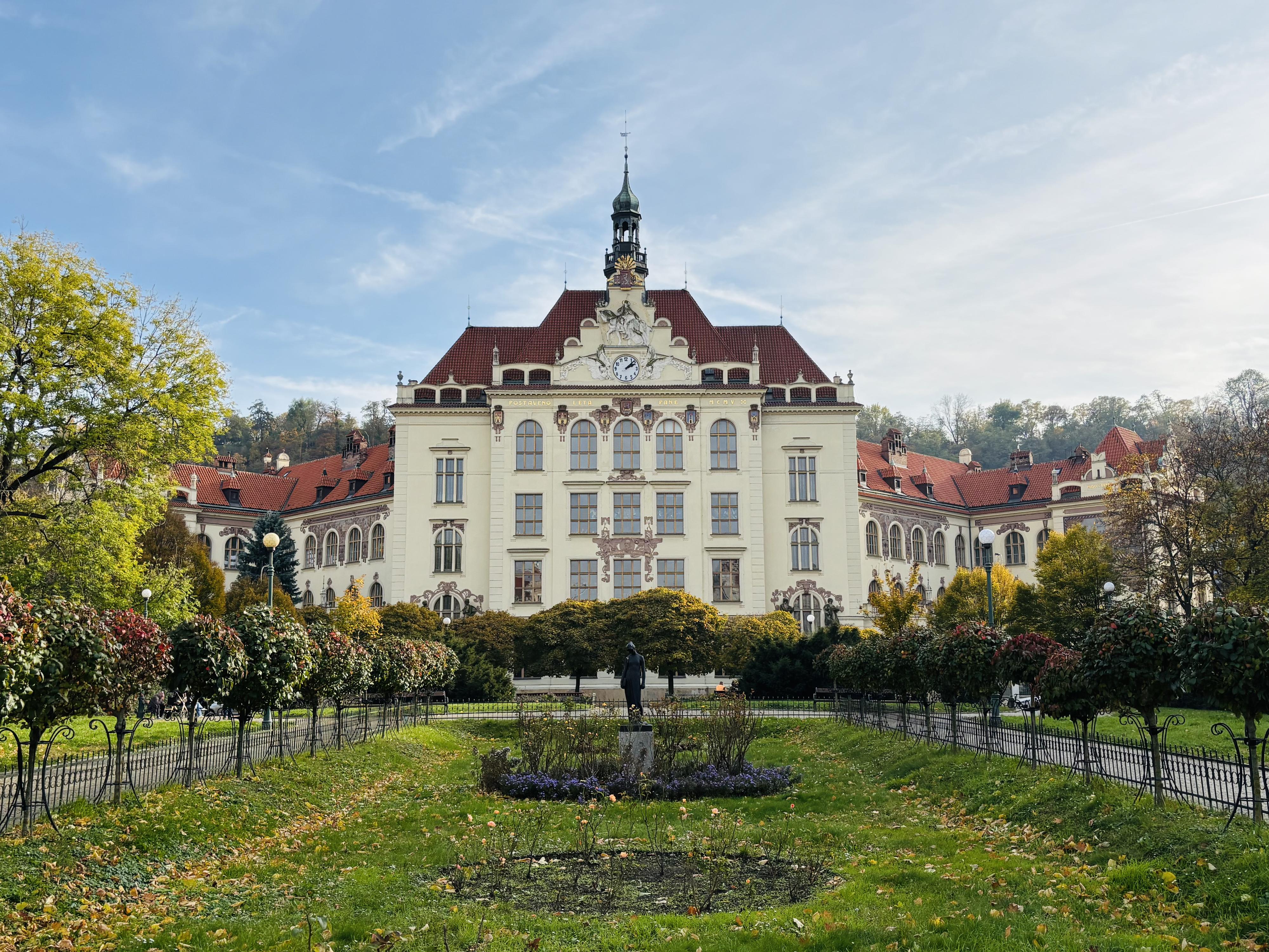 ZŠ a MŠ Praha 8, Lyčkovo náměstí foto 6