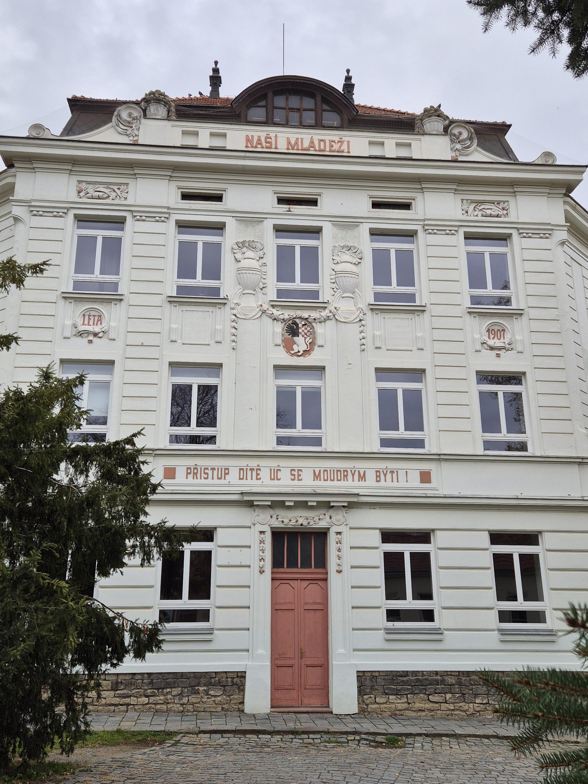 ZŠ Slavkov u Brna, Komenského náměstí foto 3