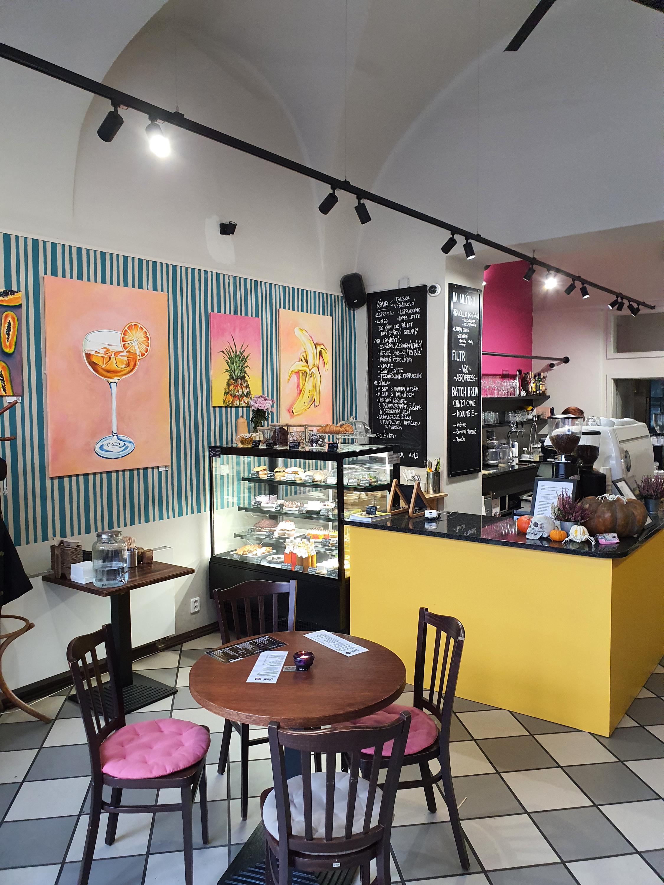 Kavárna Škoda nezajít foto 6