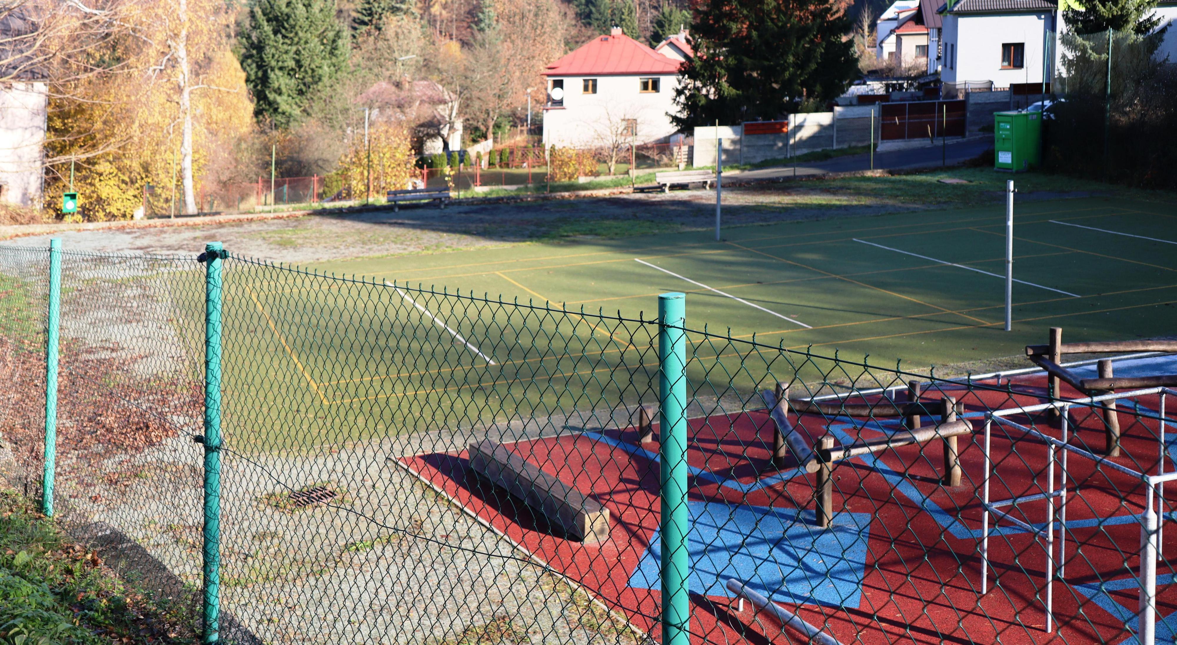 Víceúčelové hřiště Bezručova foto 5