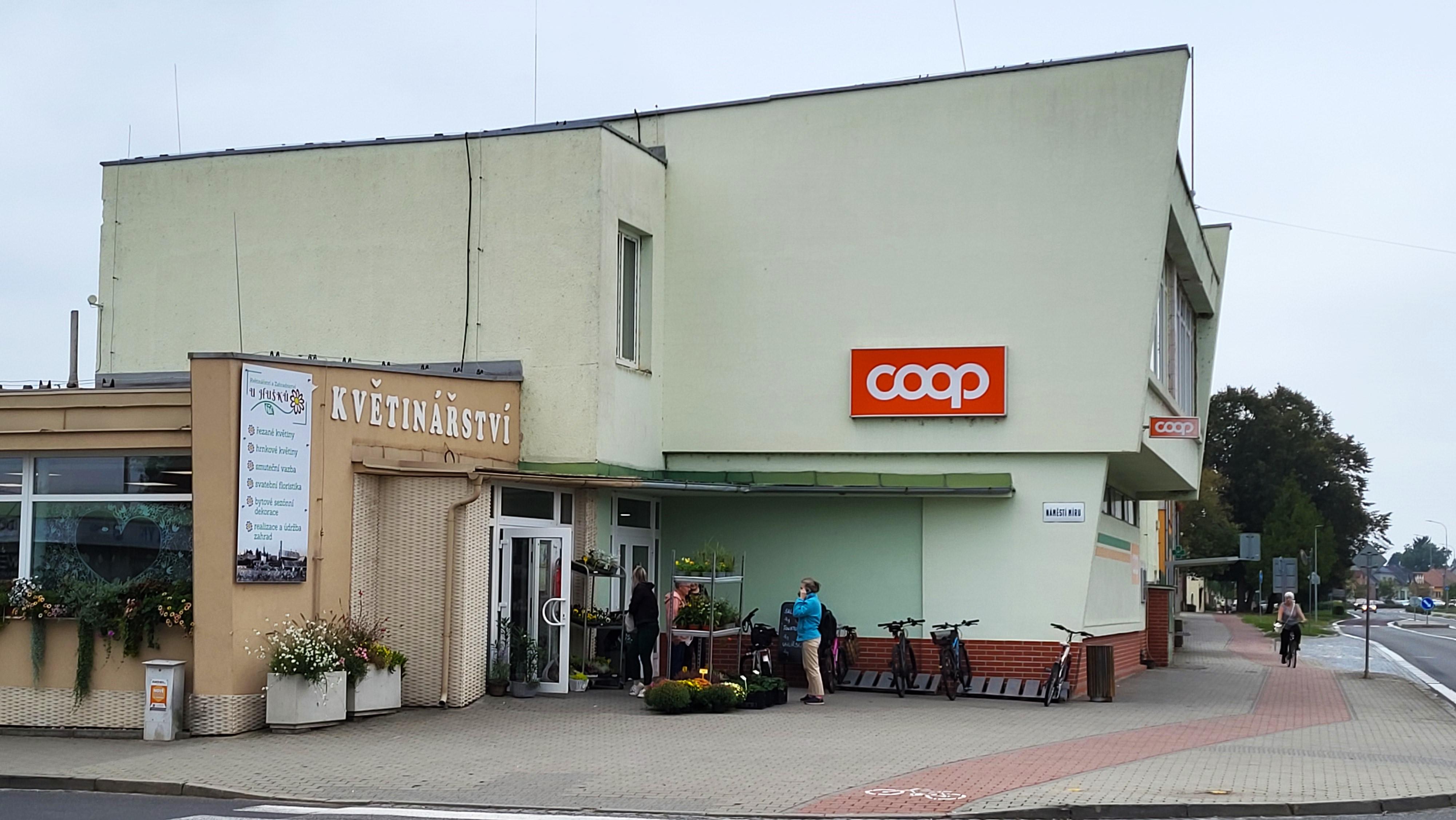 Jednota, spotřební družstvo v Hodoníně - COOP foto 2