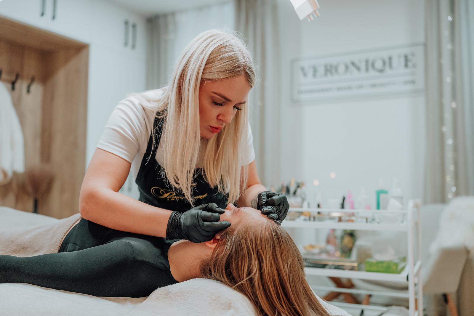 Permanentní make-up (pudrové obočí)