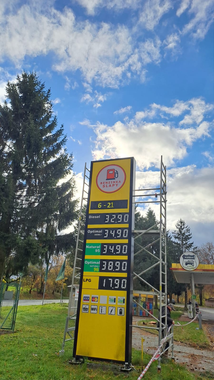 Benzinka Slapy foto 2