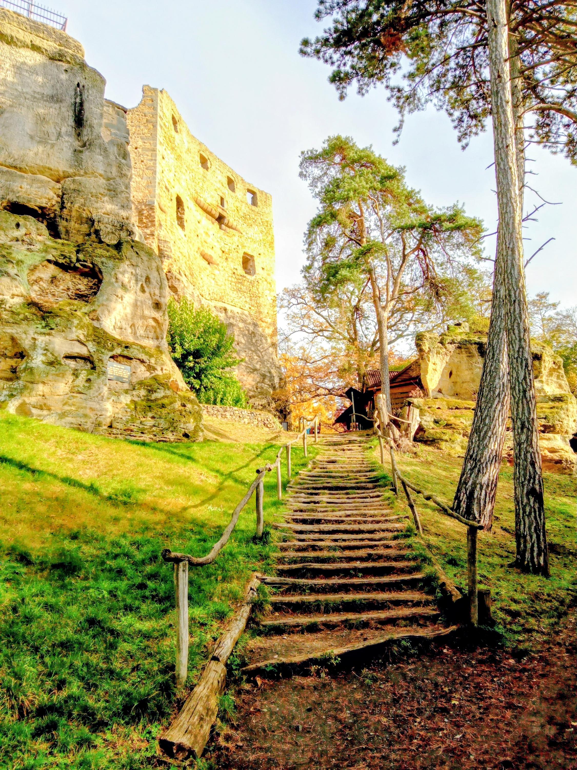 Zřícenina hradu Valečov foto 4