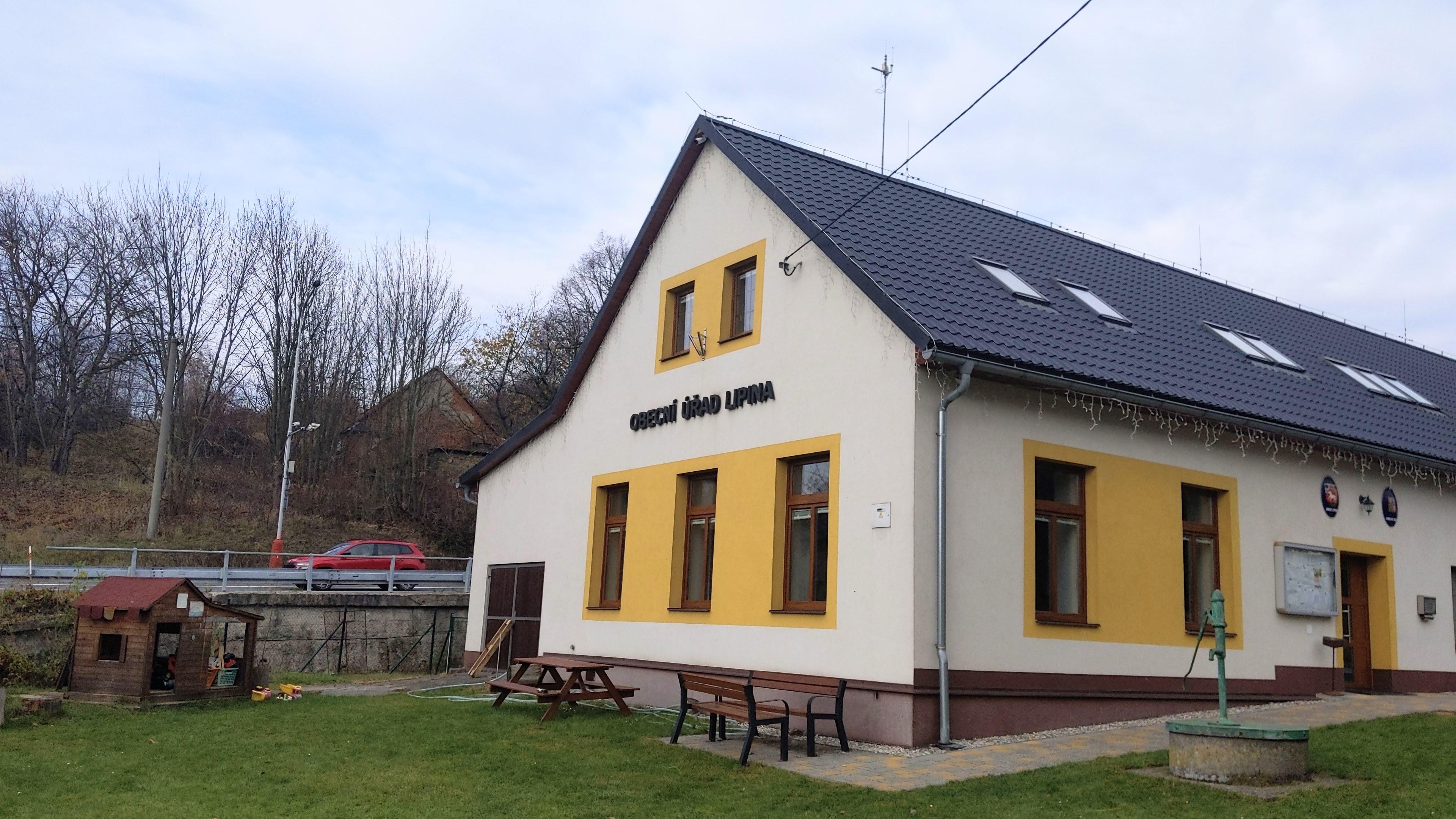 Lipina - obecní úřad foto 6