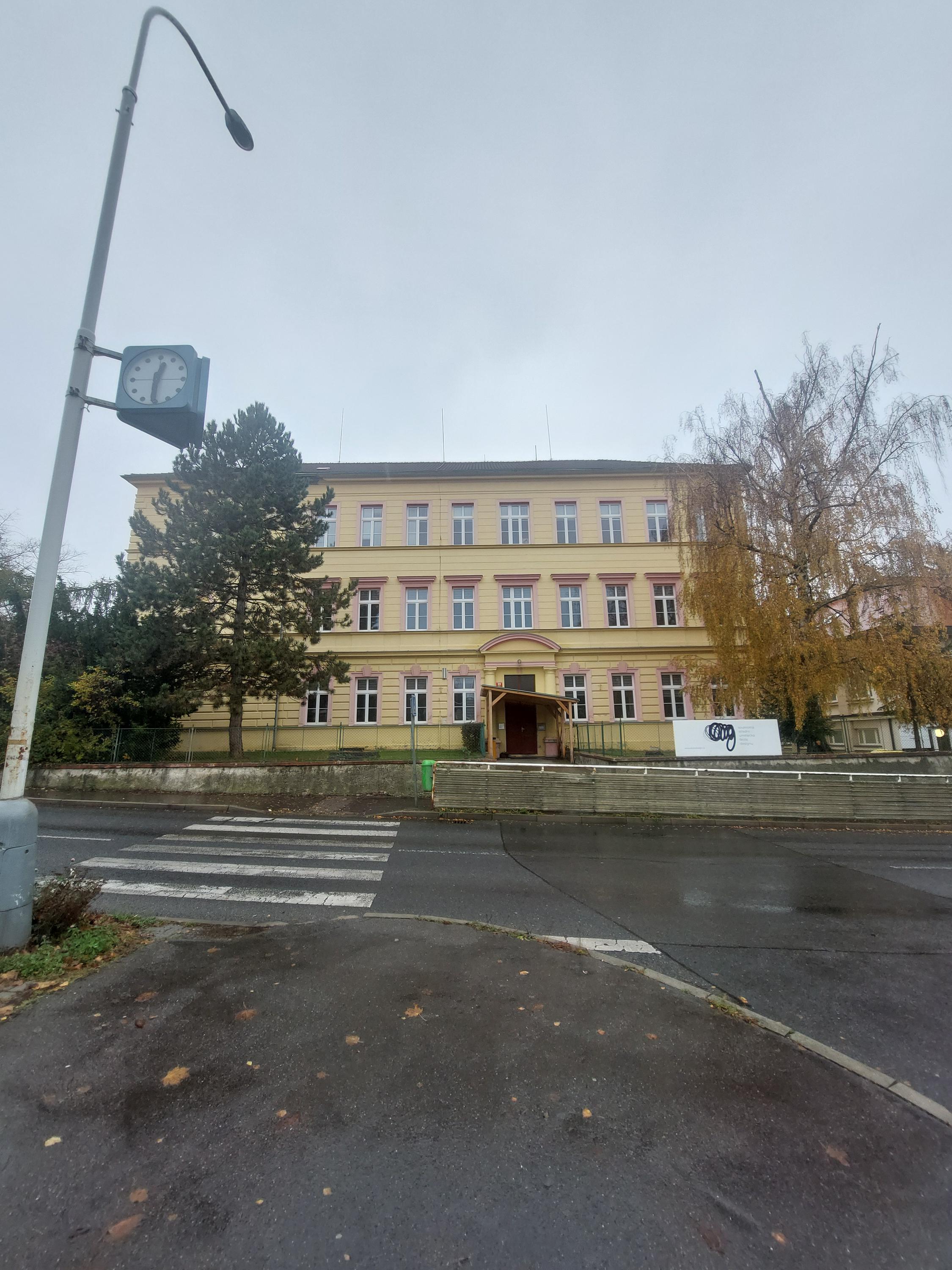 SOUKROMÁ STŘEDNÍ UMĚLECKÁ ŠKOLA DESIGNU, s.r.o. foto 4